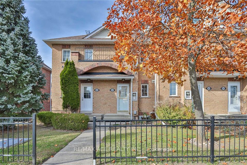 2 Hedge End