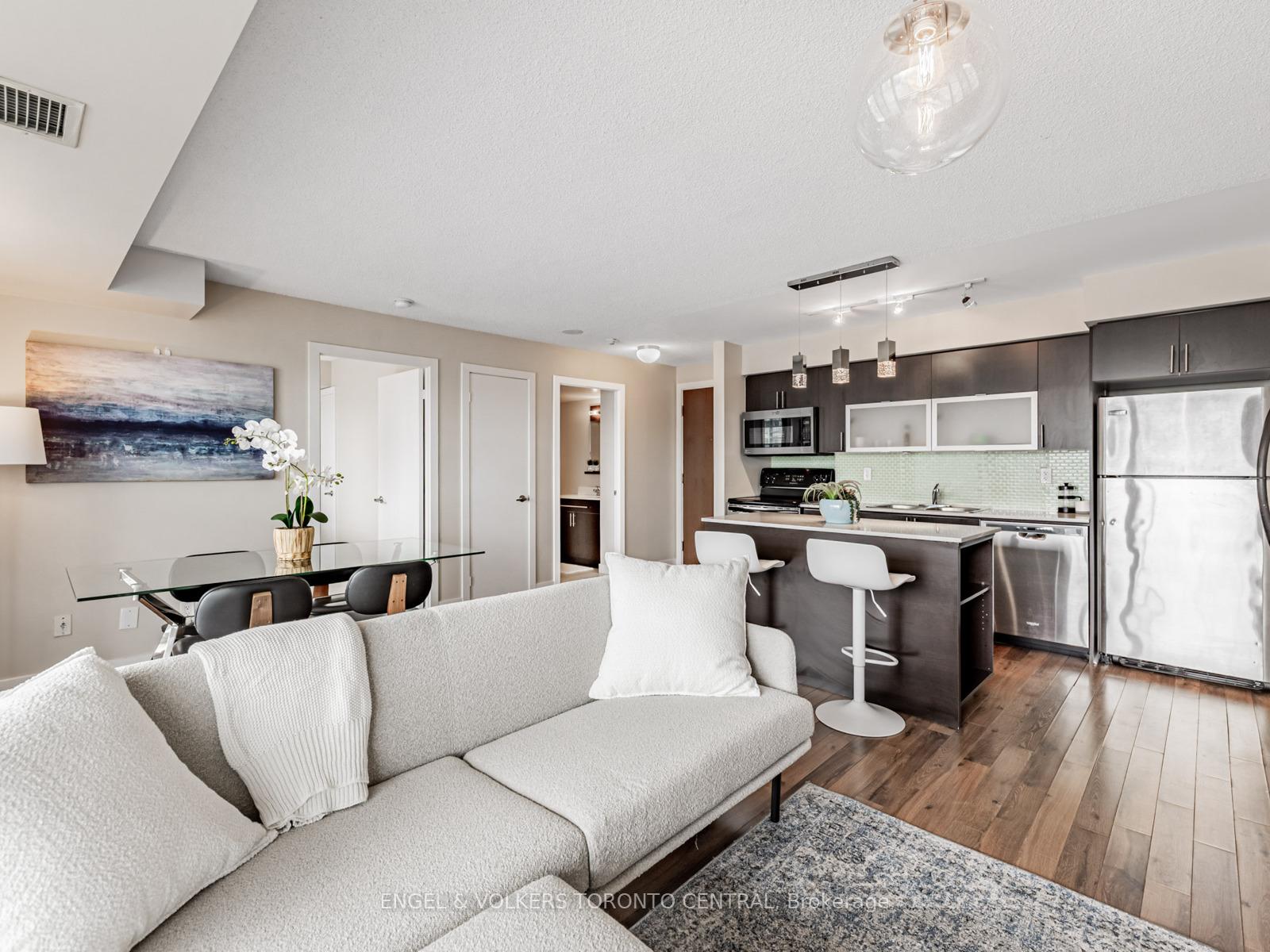 2 Bedrooms Condo at 80 Western Battery, Toronto For sale