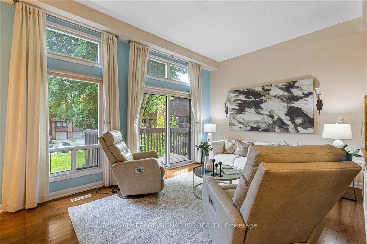 3 Bedrooms Condo at 86 Wagon Trailway, Toronto For sale