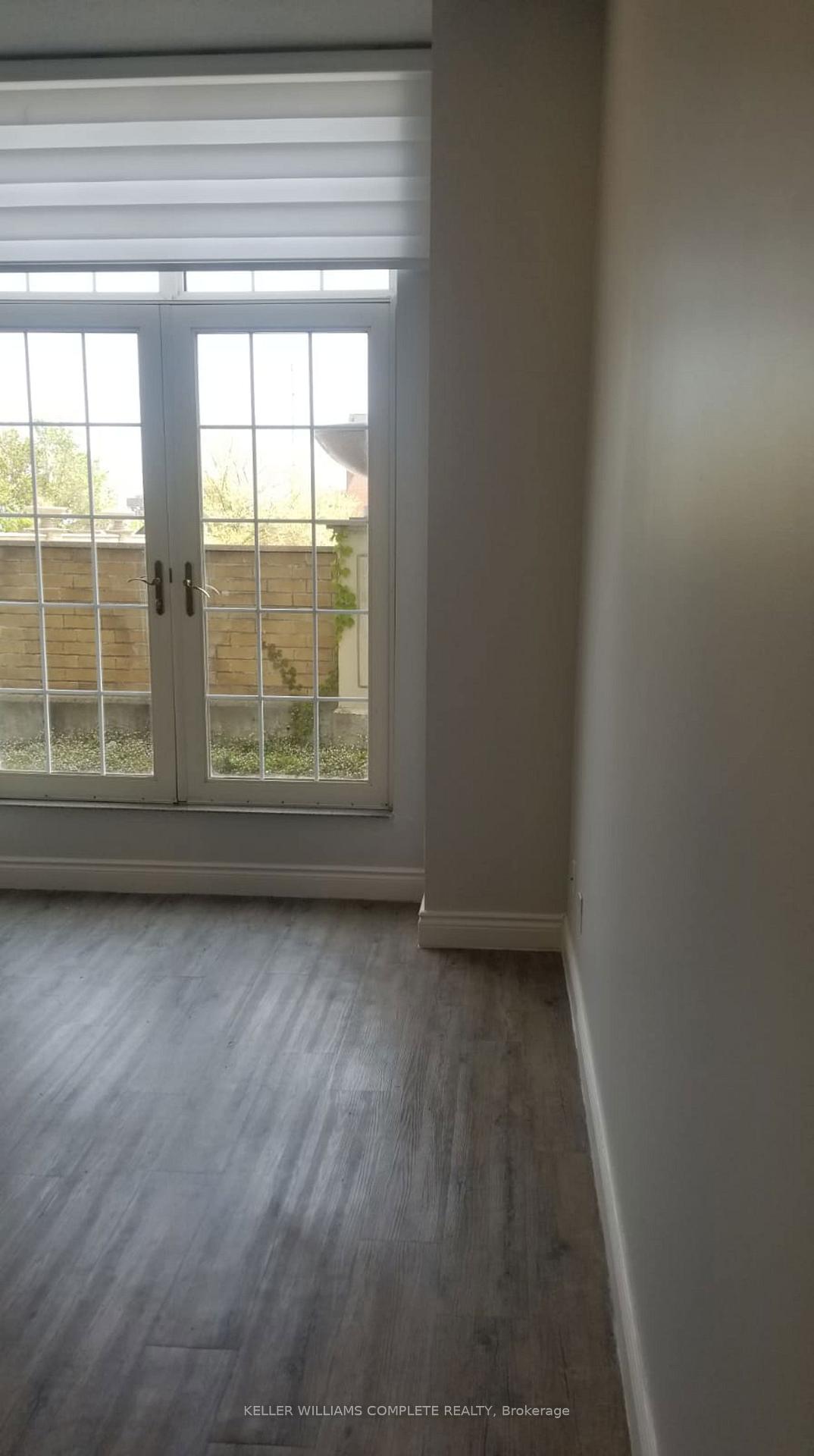 2 Bedrooms Condo at 135 James, Hamilton For sale