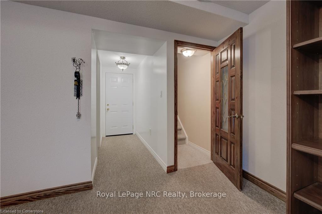 3 Bedrooms Condo at 120 Beddoe, Hamilton For sale