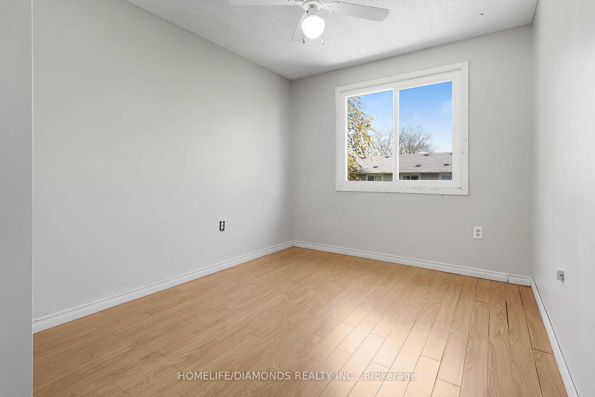3 Bedrooms Condo at 262 KENORA, Hamilton For sale