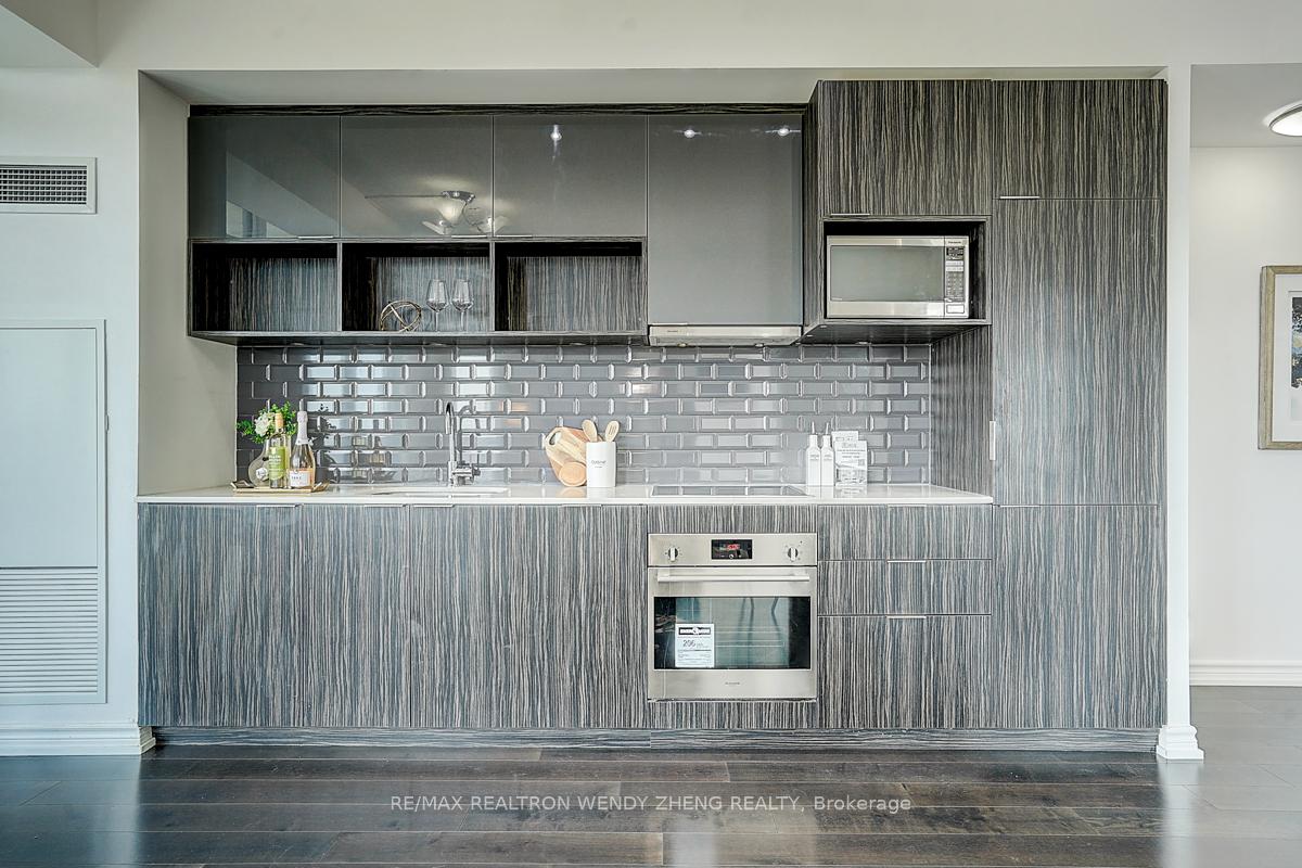 2 Bedrooms Condo at 52 Forest Manor, Toronto For sale