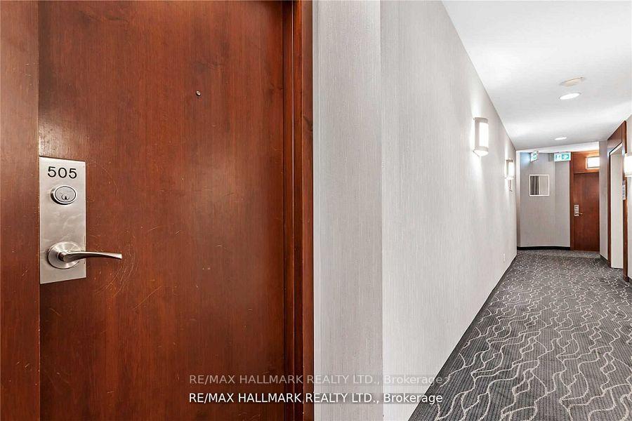 2 Bedrooms Condo at 1121 Bay, Toronto For sale