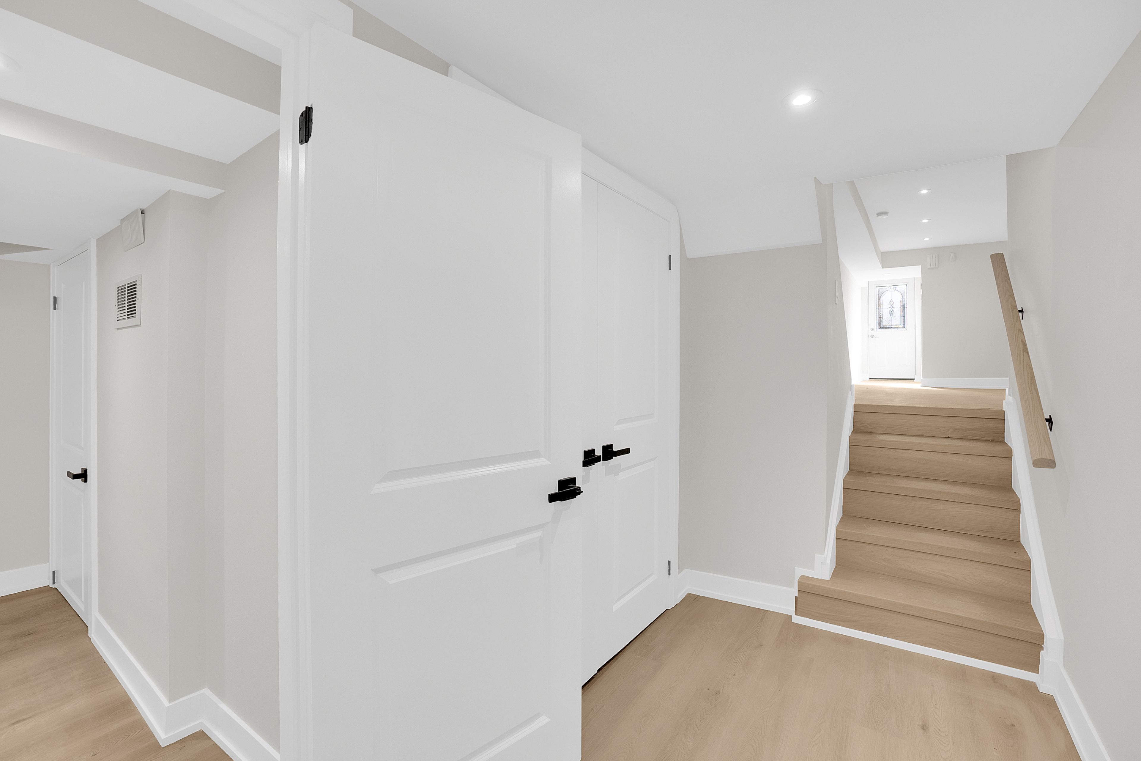2591 Kingsberry Crescent LOWER LEVEL