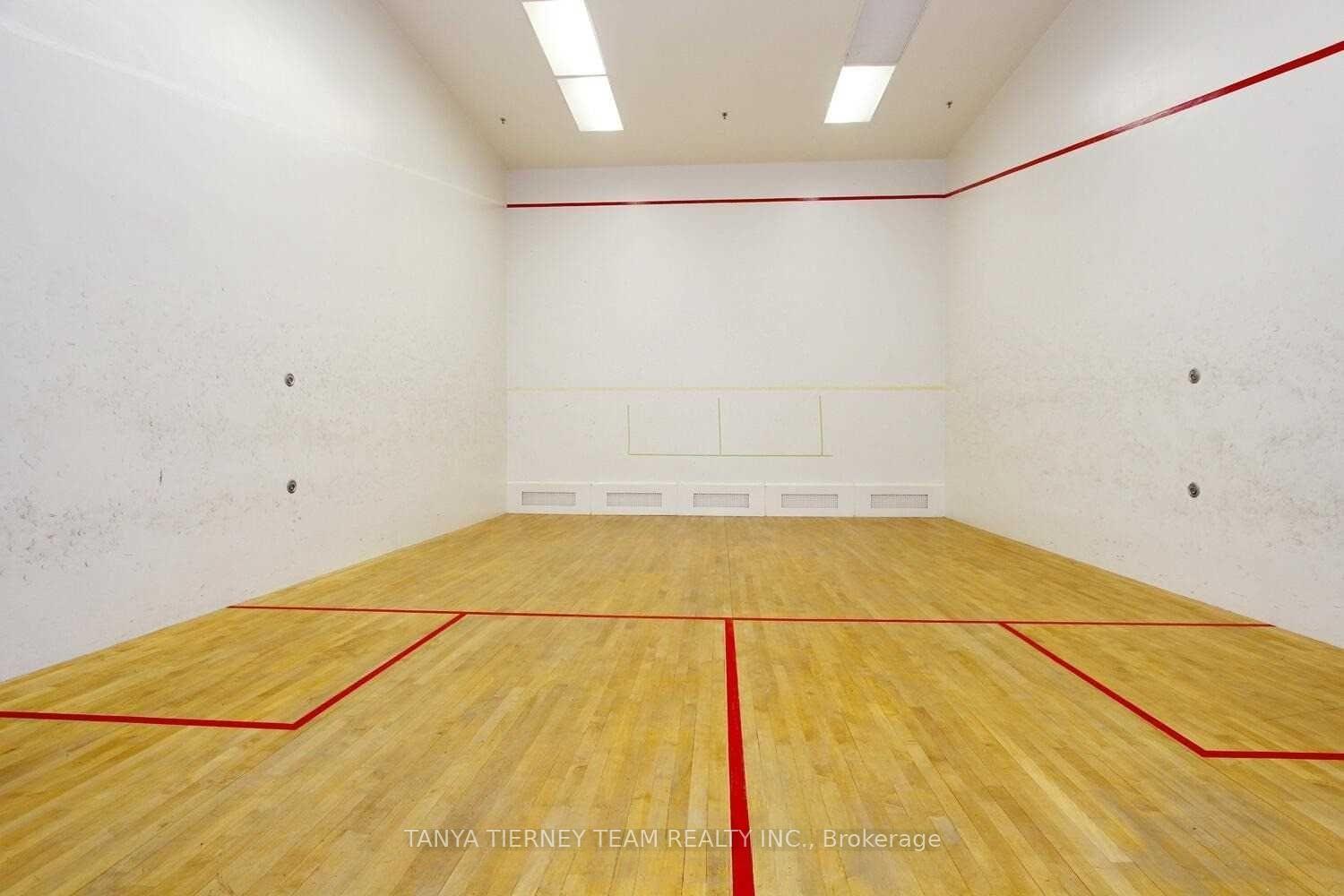2 Bedrooms Condo at 68 Corporate, Toronto For sale