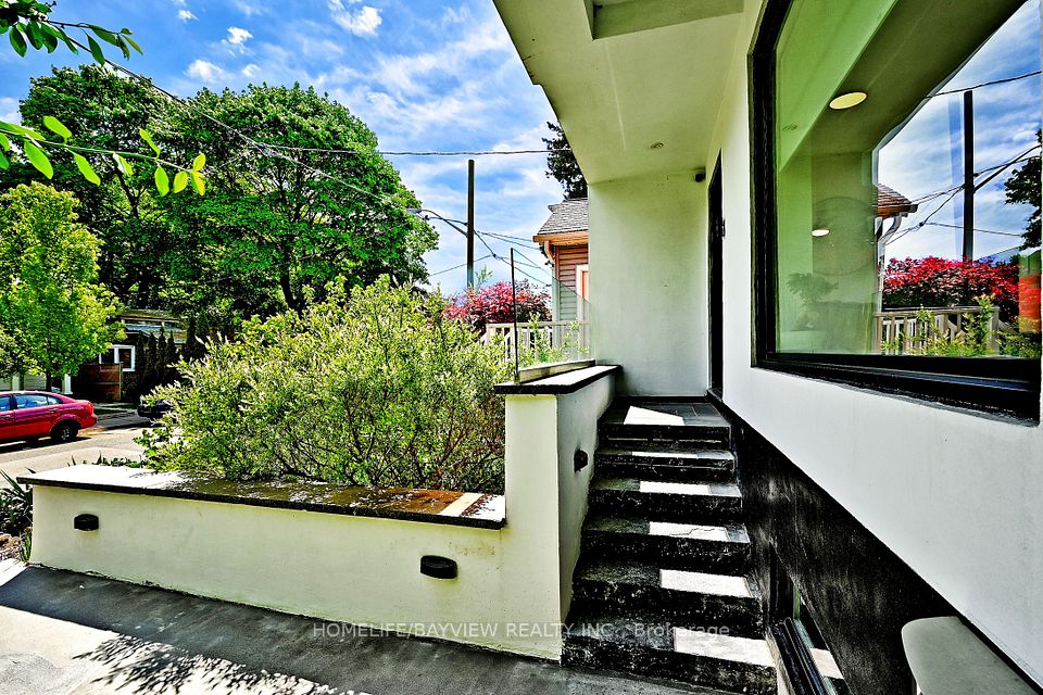 22 Bryant Avenue, Toronto, ON M4C 5G8