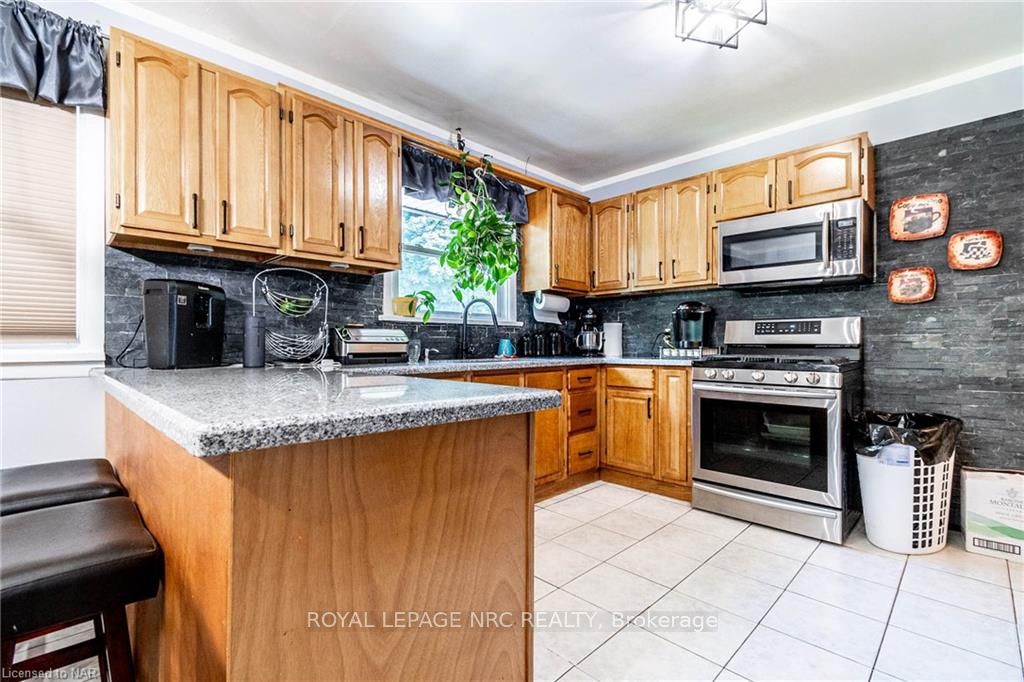 449 BUNTING Road, St. Catharines, ON L2M 3Z3