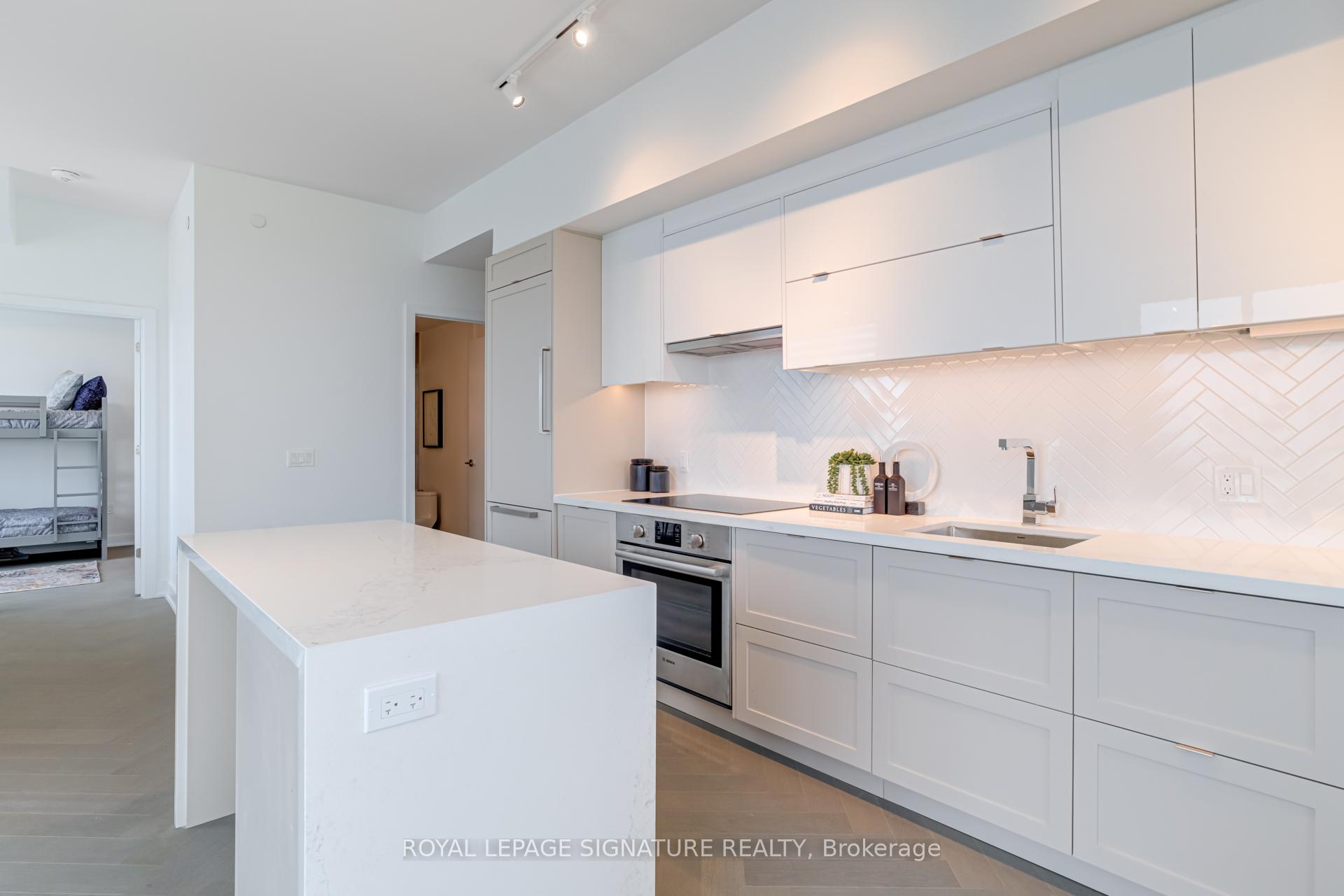 4 Bedrooms Condo at 2 Teagarden, Toronto For sale