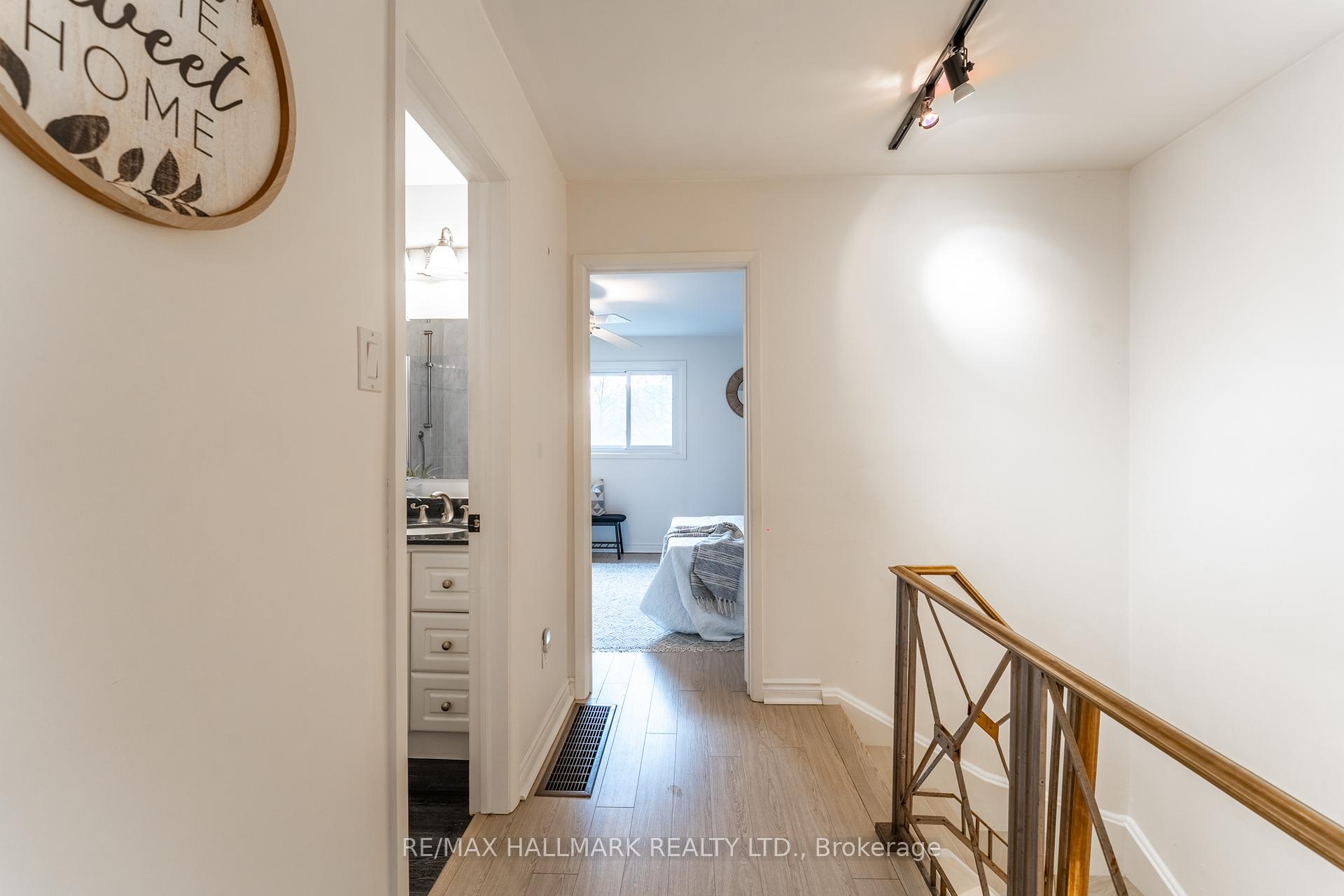3 Bedrooms Condo at 60 Bards Walkway, Toronto For sale
