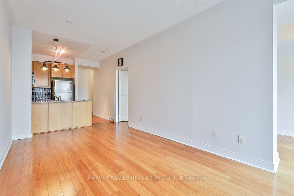 18 Yorkville Avenue 318