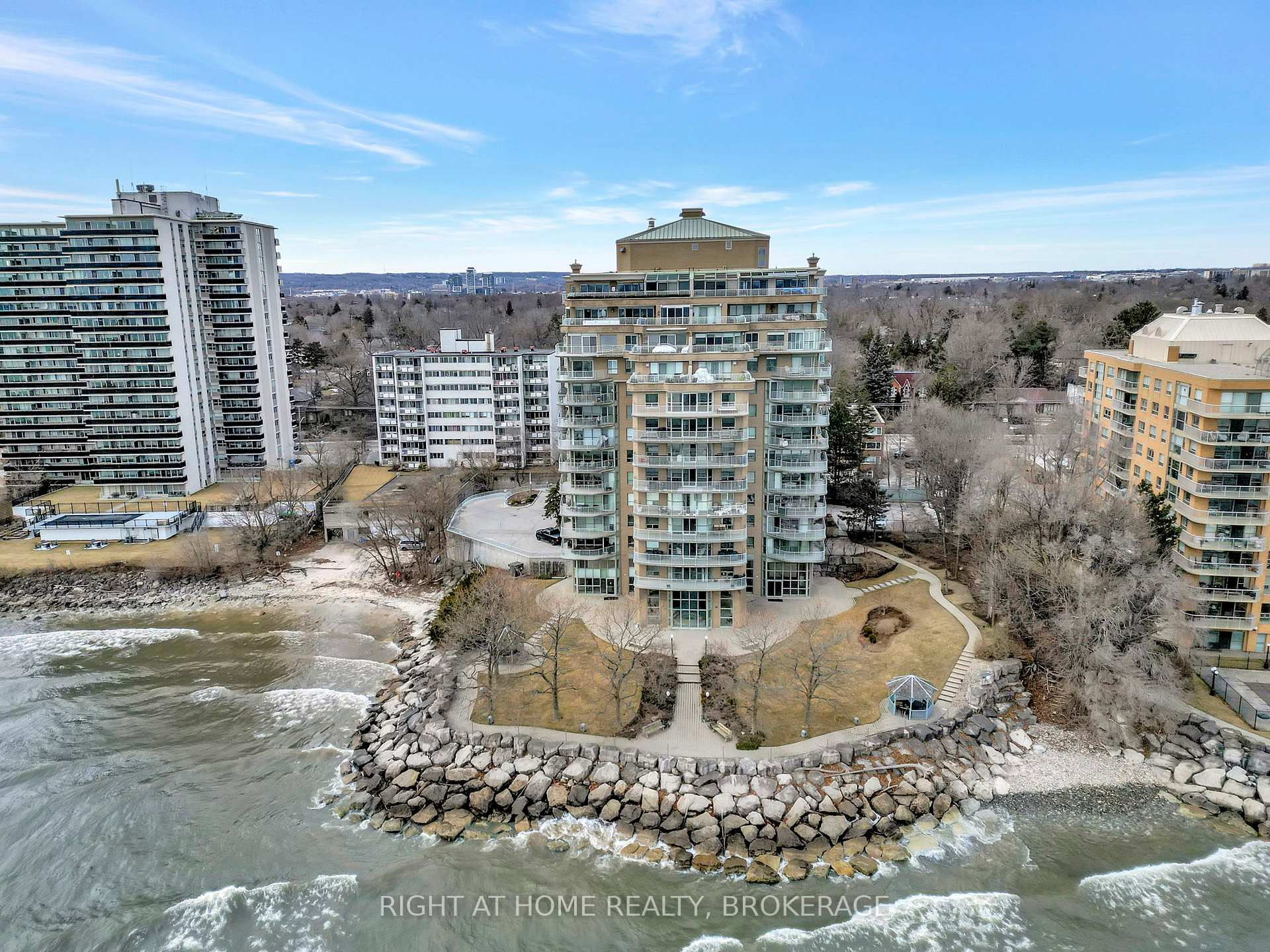 1 Bedroom Condo at 2190 Lakeshore, Burlington For sale