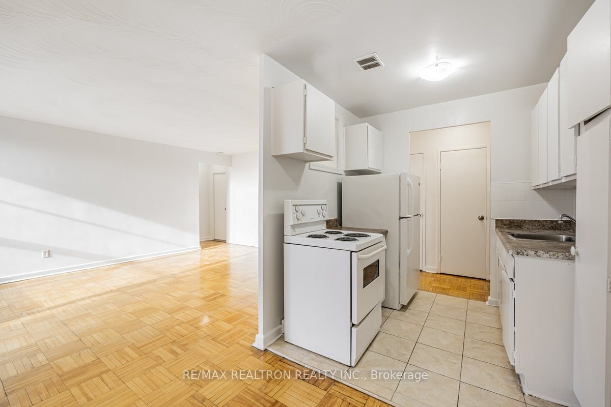 165 Cosburn Avenue, #307