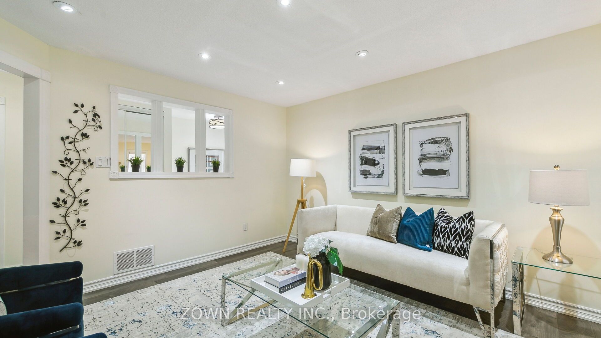 33 Dafoe Crescent