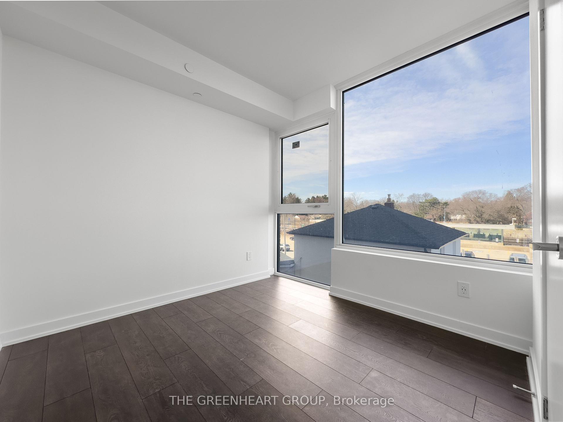 2 Bedrooms Condo at 28 Ann,  Mississauga For sale