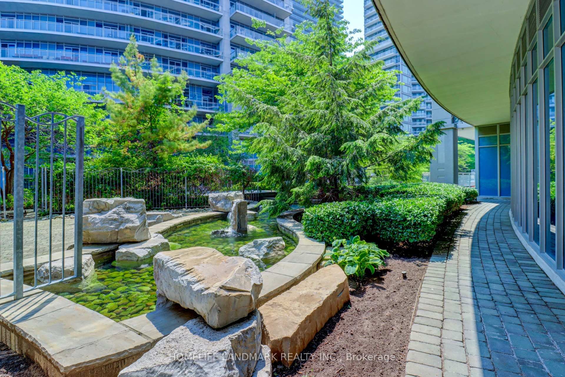 3 Bedrooms Condo at 58 Marine Parade, Toronto For sale