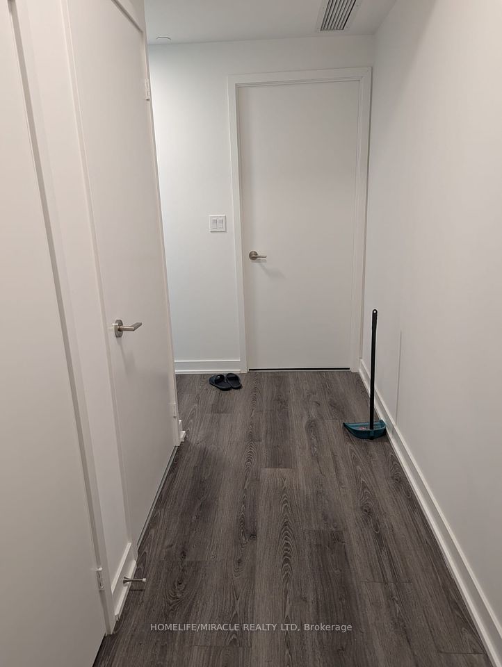 https://trreb-image.ampre.ca/fnV0_3cnTuSbZVOpDJ7UrzpXbxbA4WYYAMX6mCa-JyM/rs:fit:960:960/wm:.5:so:0:50:.4/wmsh:10/wmt:PHNwYW4gZm9yZWdyb3VuZD0nd2hpdGUnIGZvbnQ9JzY4Jz5IT01FTElGRS9NSVJBQ0xFIFJFQUxUWSBMVEQsIEJyb2tlcmFnZTwvc3Bhbj4/cb:20250412154643/L3RycmViL2xpc3RpbmdzLzQwLzk2Lzg5Lzc2L3AvMDBkZTliMjItZDIxNC00MThhLWI3N2ItM2I1NDViNTZhMWQ0LmpwZw.jpg