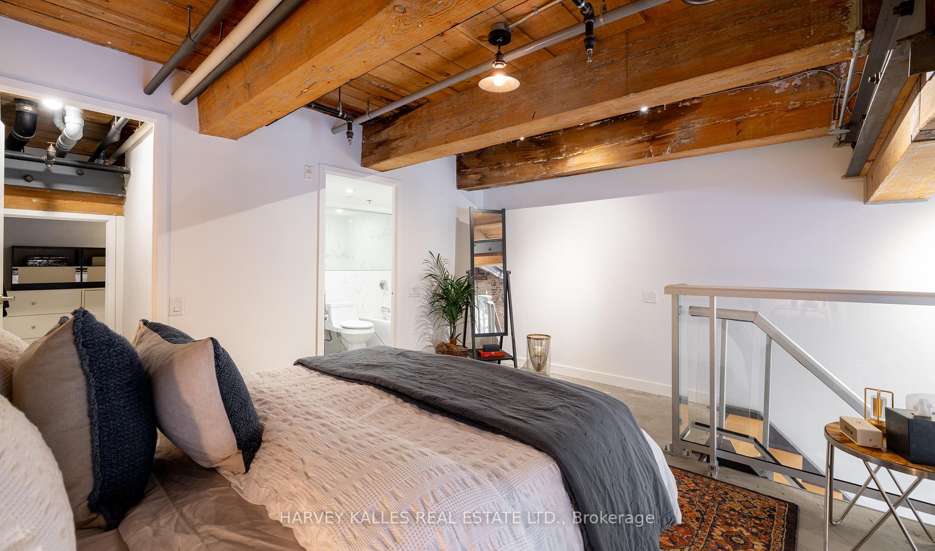 2 Bedrooms Condo at 363 Sorauren, Toronto For sale