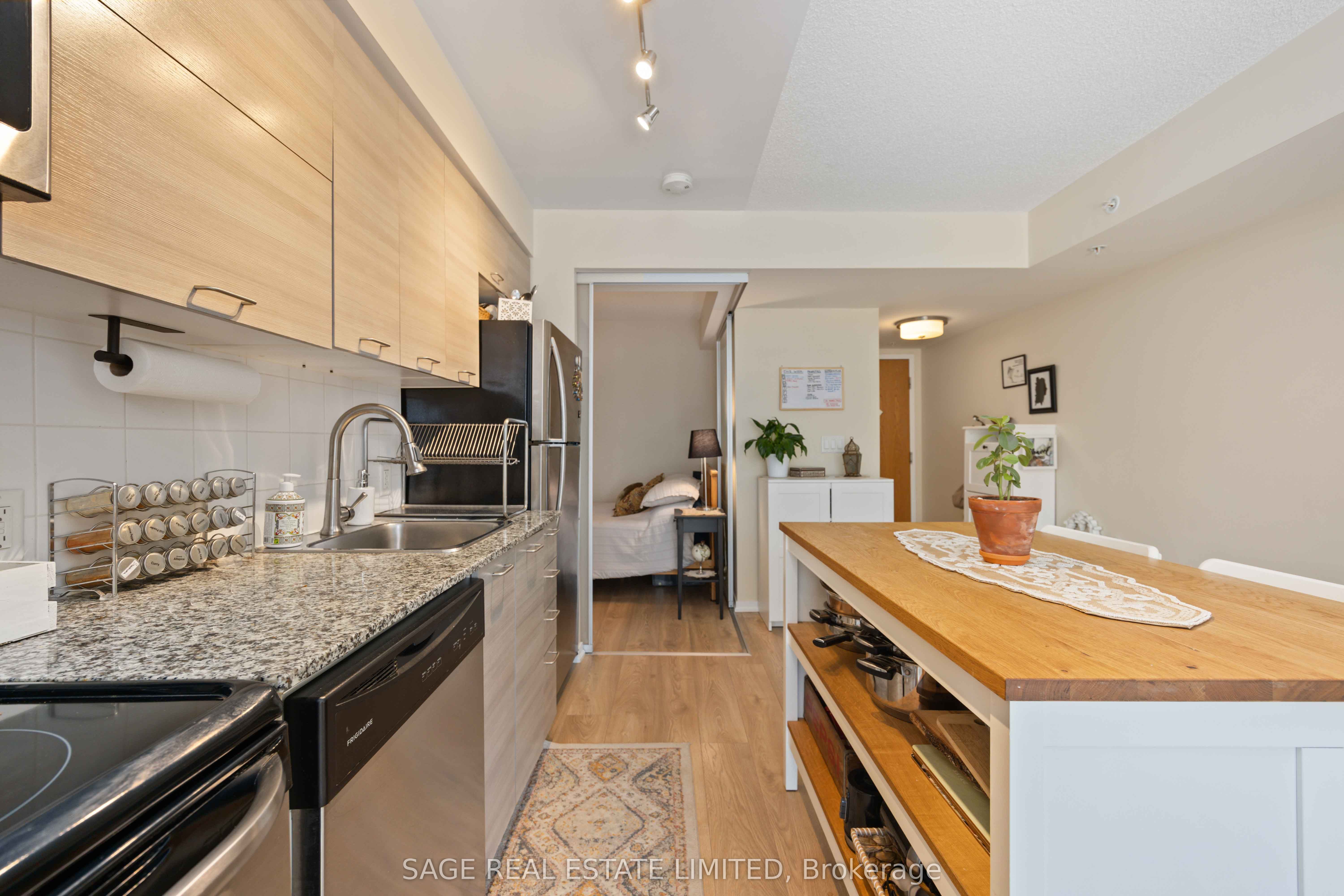 20 Joe Shuster Way, #1305