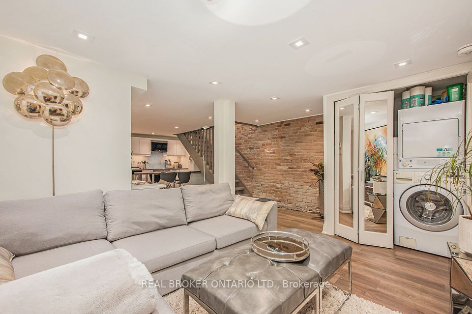 #C - 116 Cartier Street, OttawaCentre, ON K2P 1K5