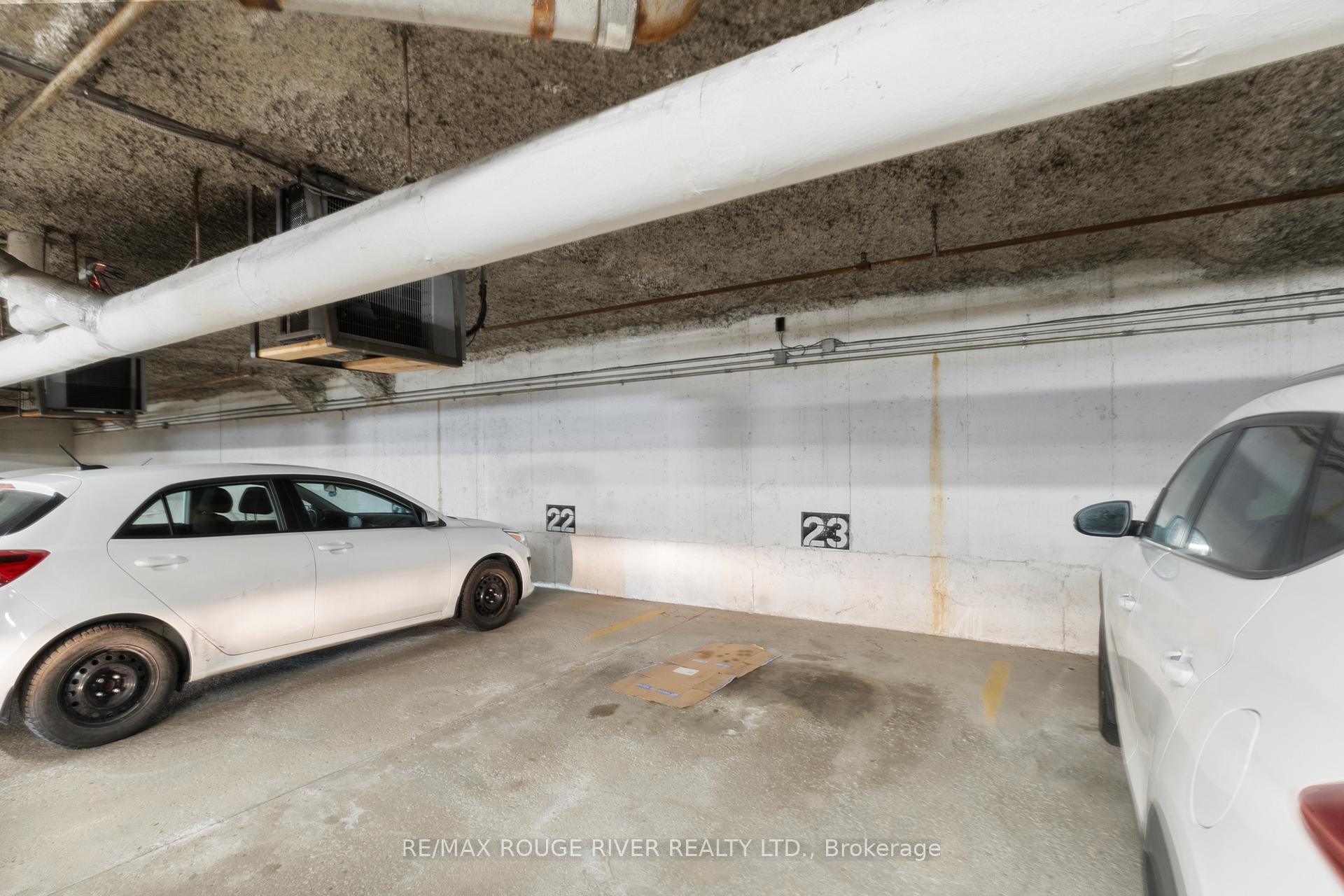 2 Bedrooms Condo at 32 Massey, Toronto For sale