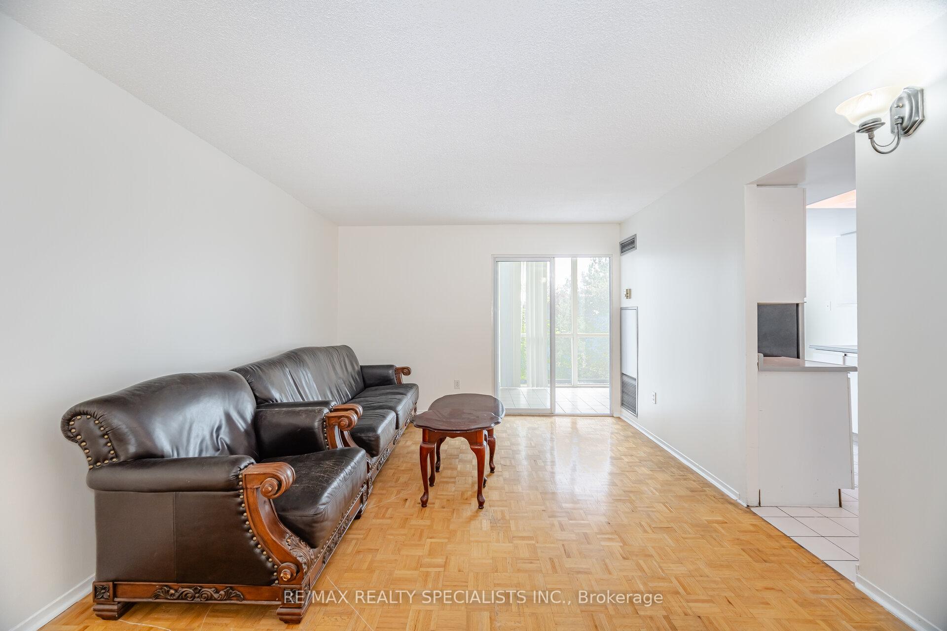 3 Bedrooms Co-op at 350 Webb, Mississauga For sale