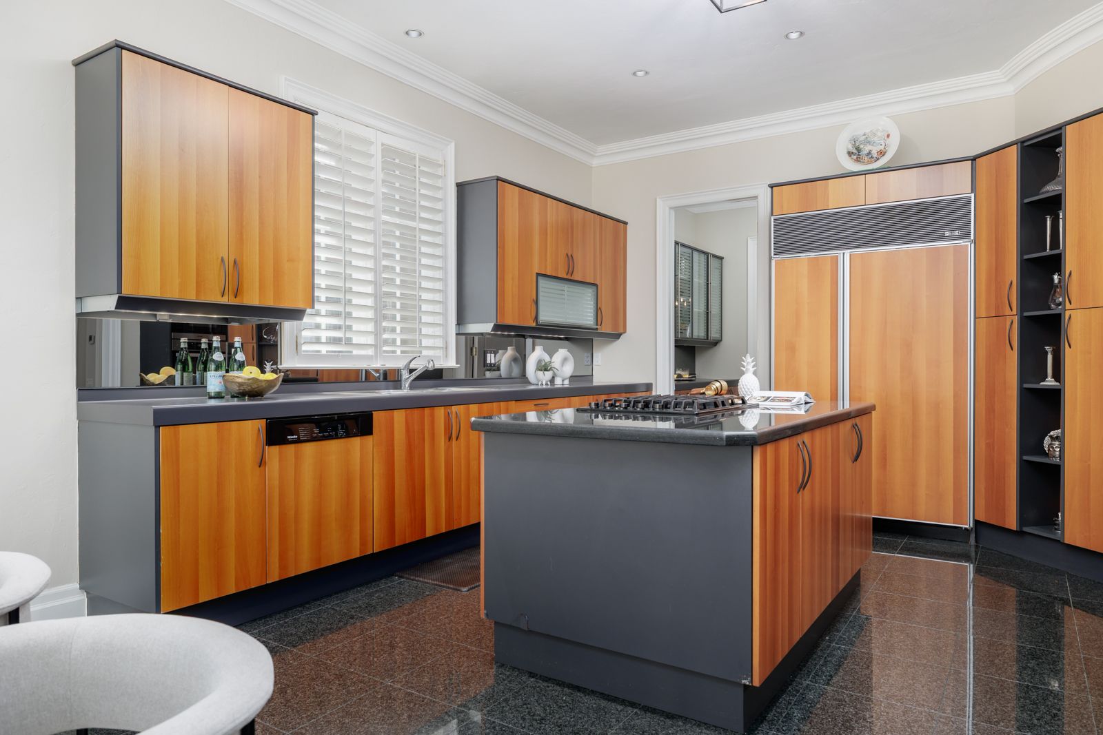 40 Munro Boulevard