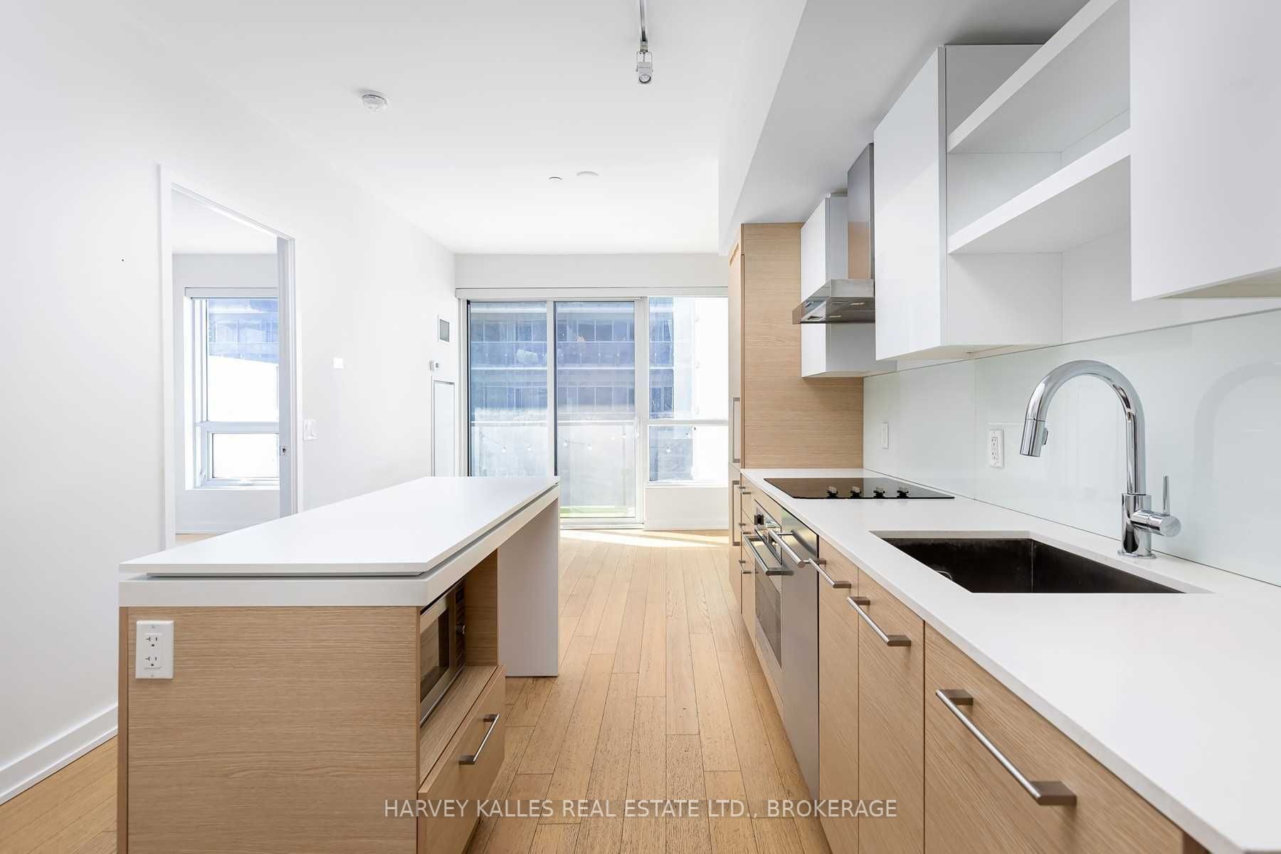 1030 King Street W 1002