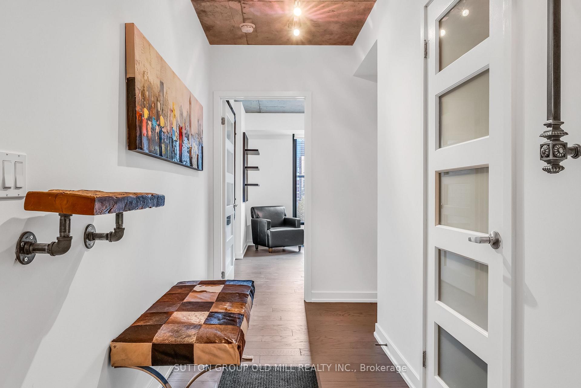 2 Bedrooms Condo at 400 Wellington, Toronto For sale