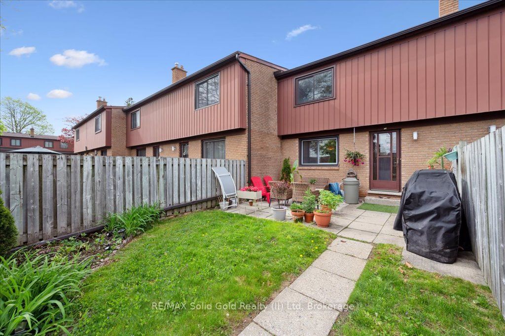 104 Kingswood Drive, #17