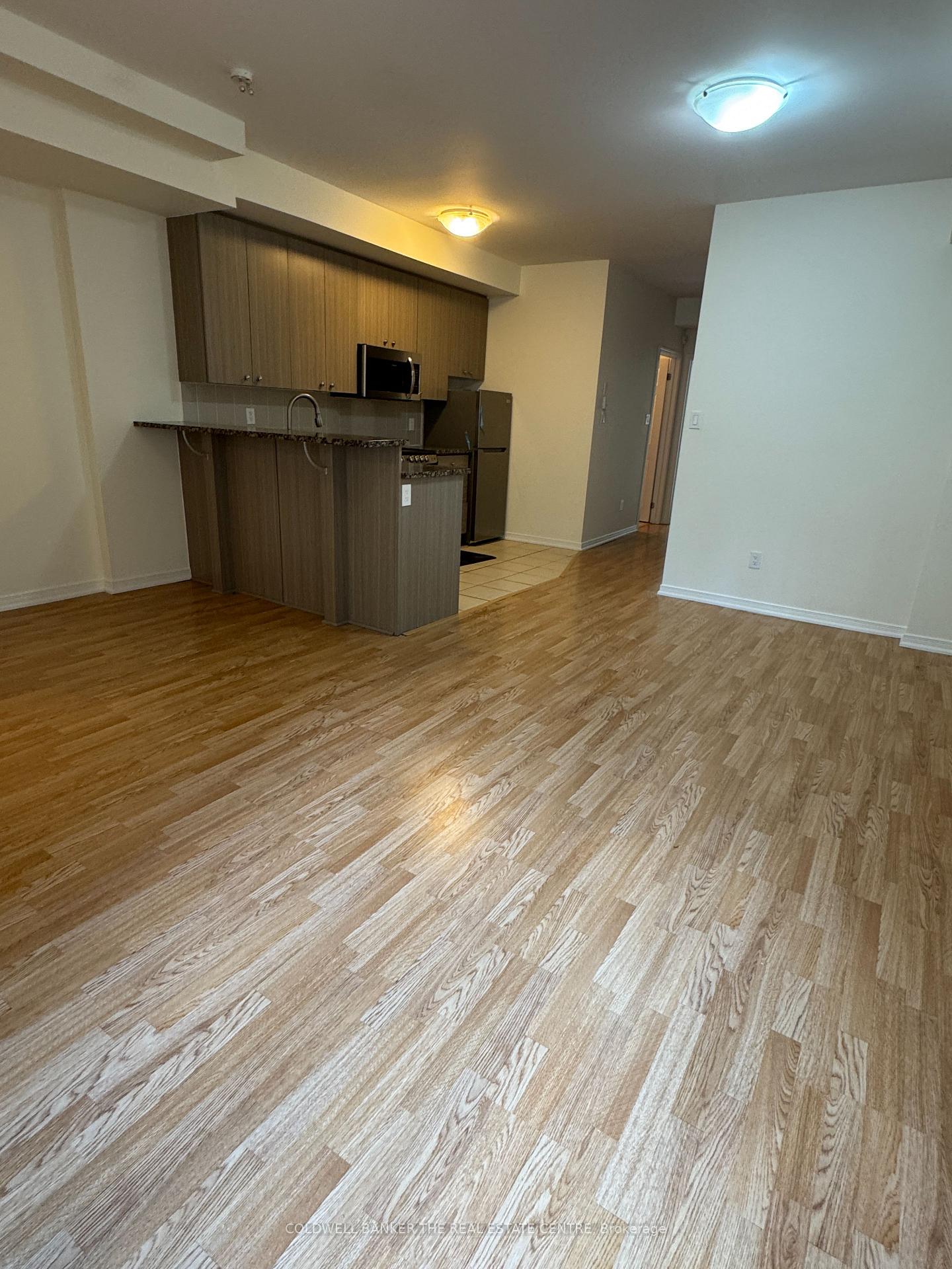 3 Bedrooms Condo at 19 Coneflower, Toronto For sale