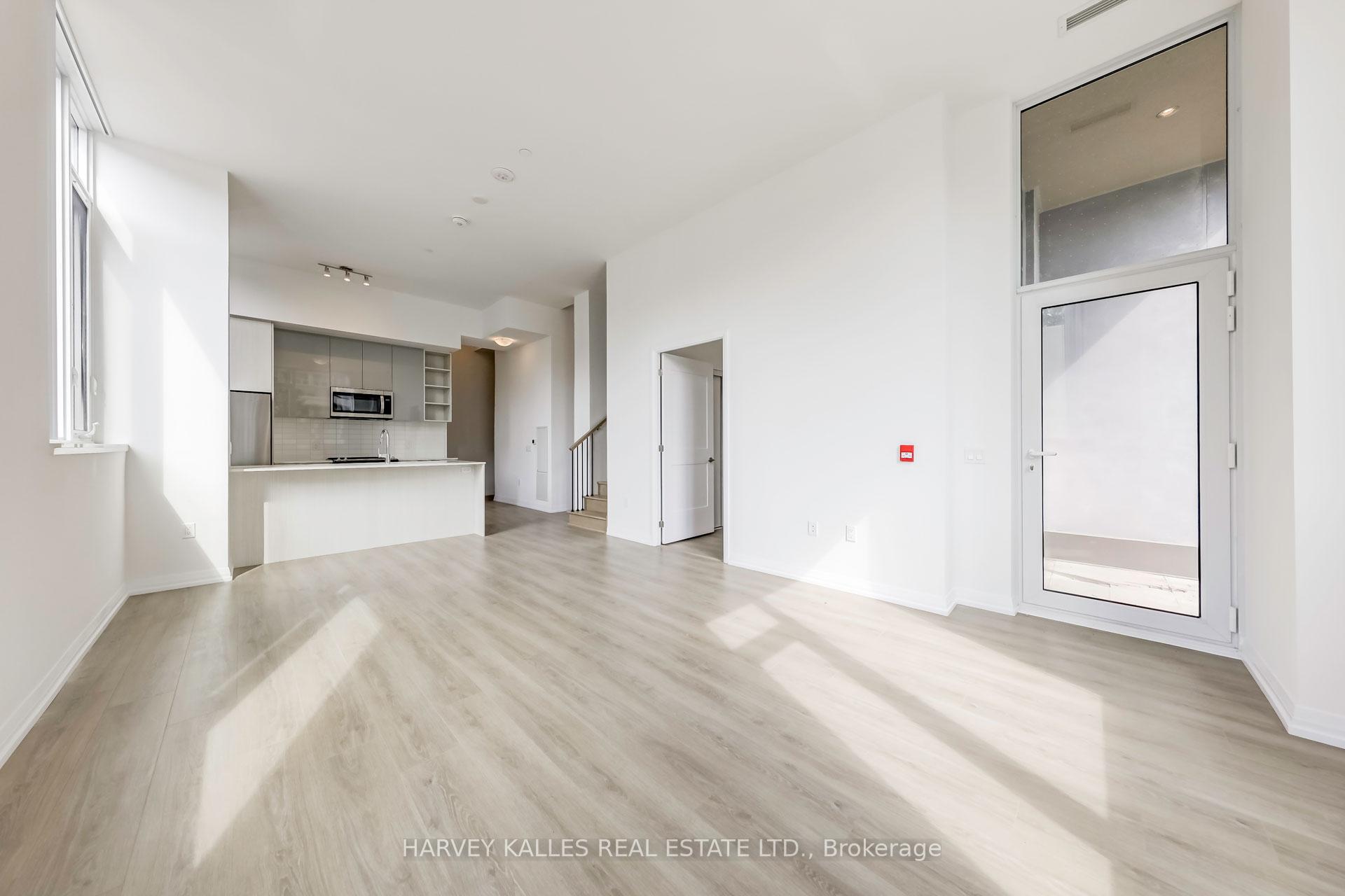 4 Bedrooms Condo at 25 Holly, Toronto For sale