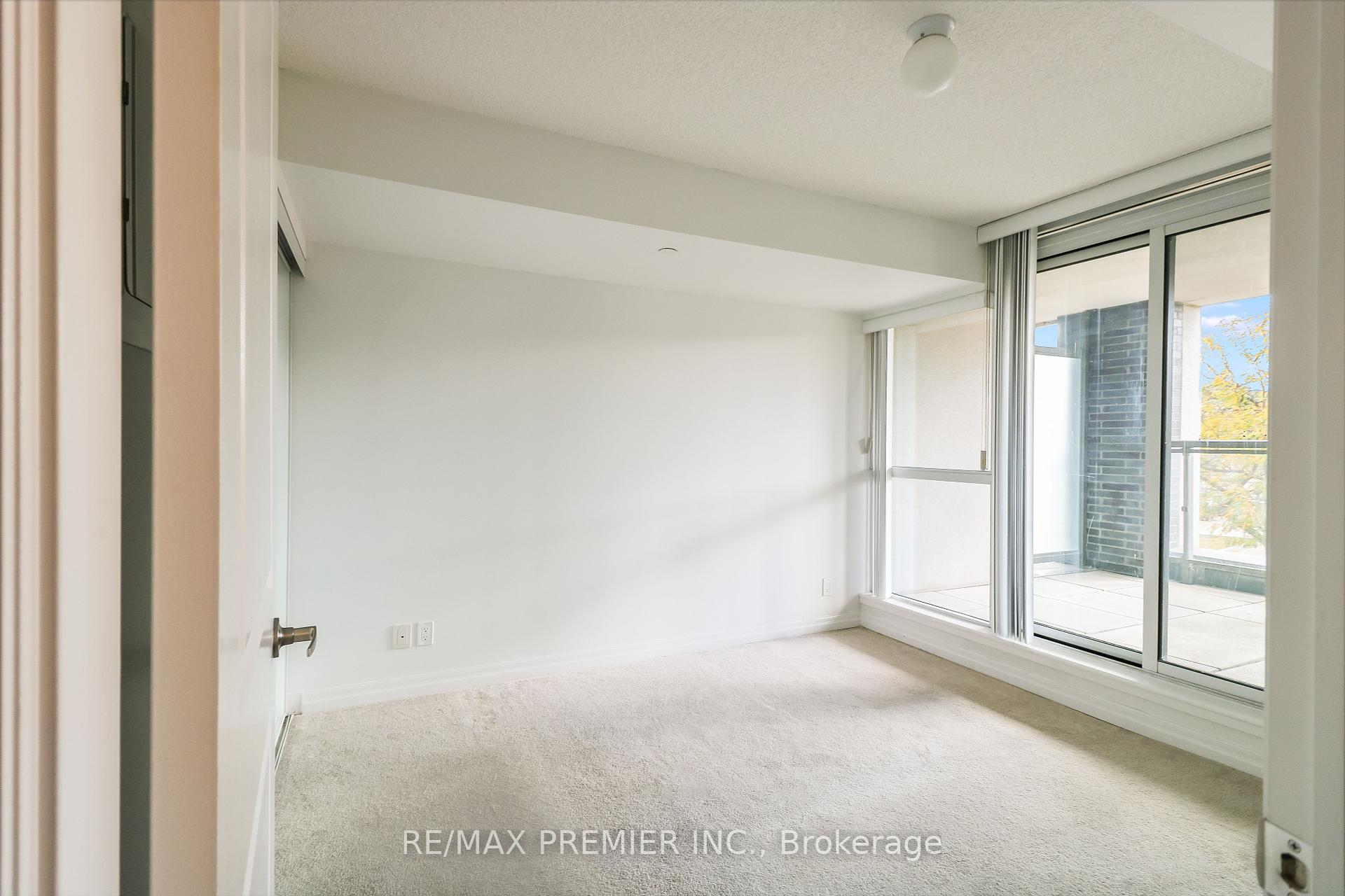 2 Bedrooms Condo at 80 Esther Lorrie, Toronto For sale