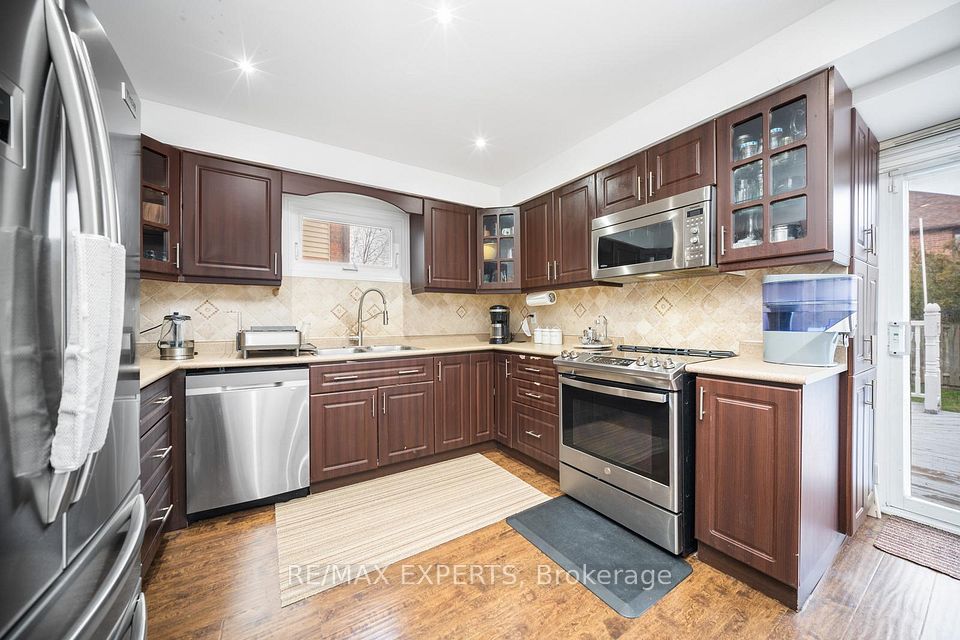 66 Carl Crescent