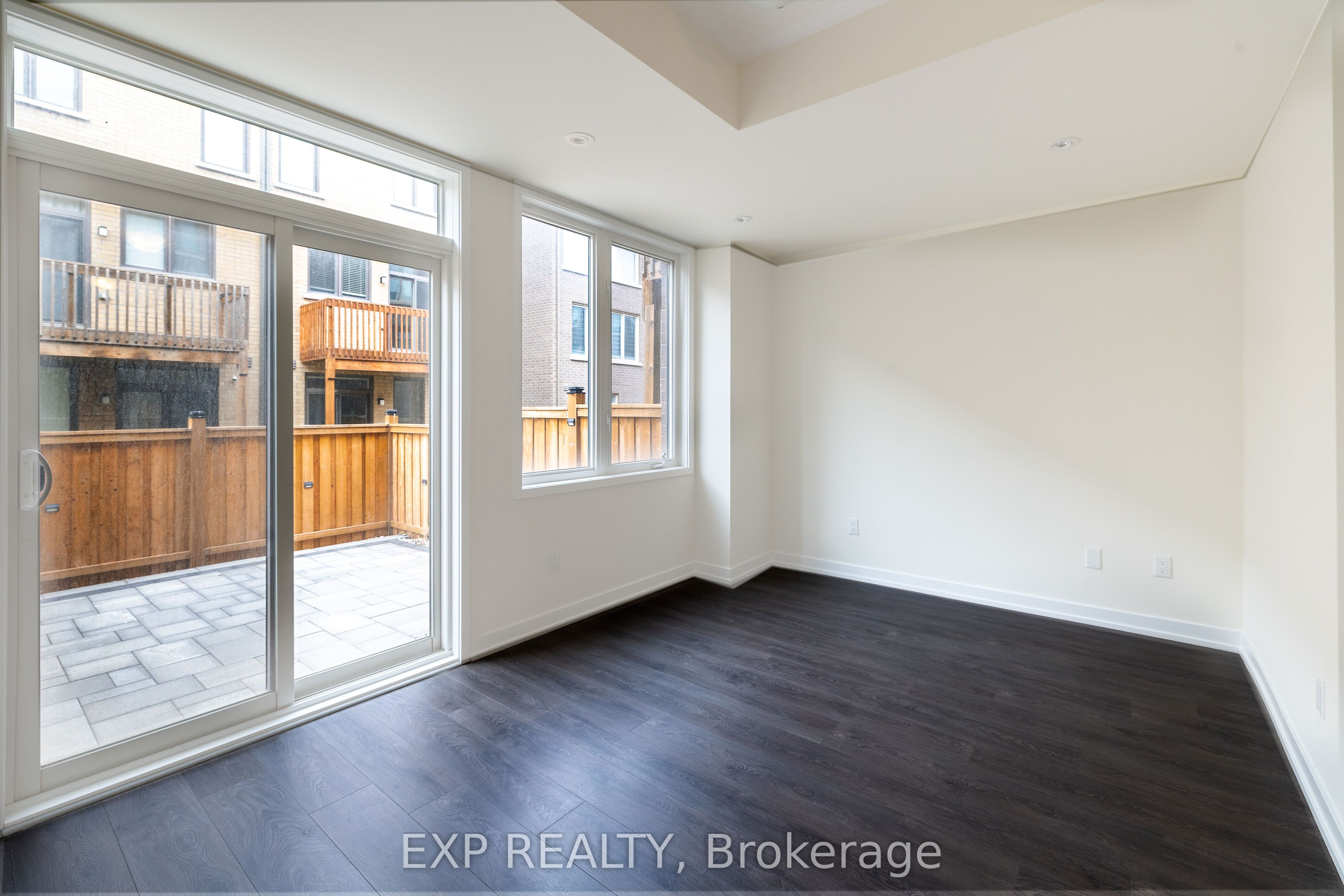 199 Sabina Drive, Oakville, ON L6H 0W3