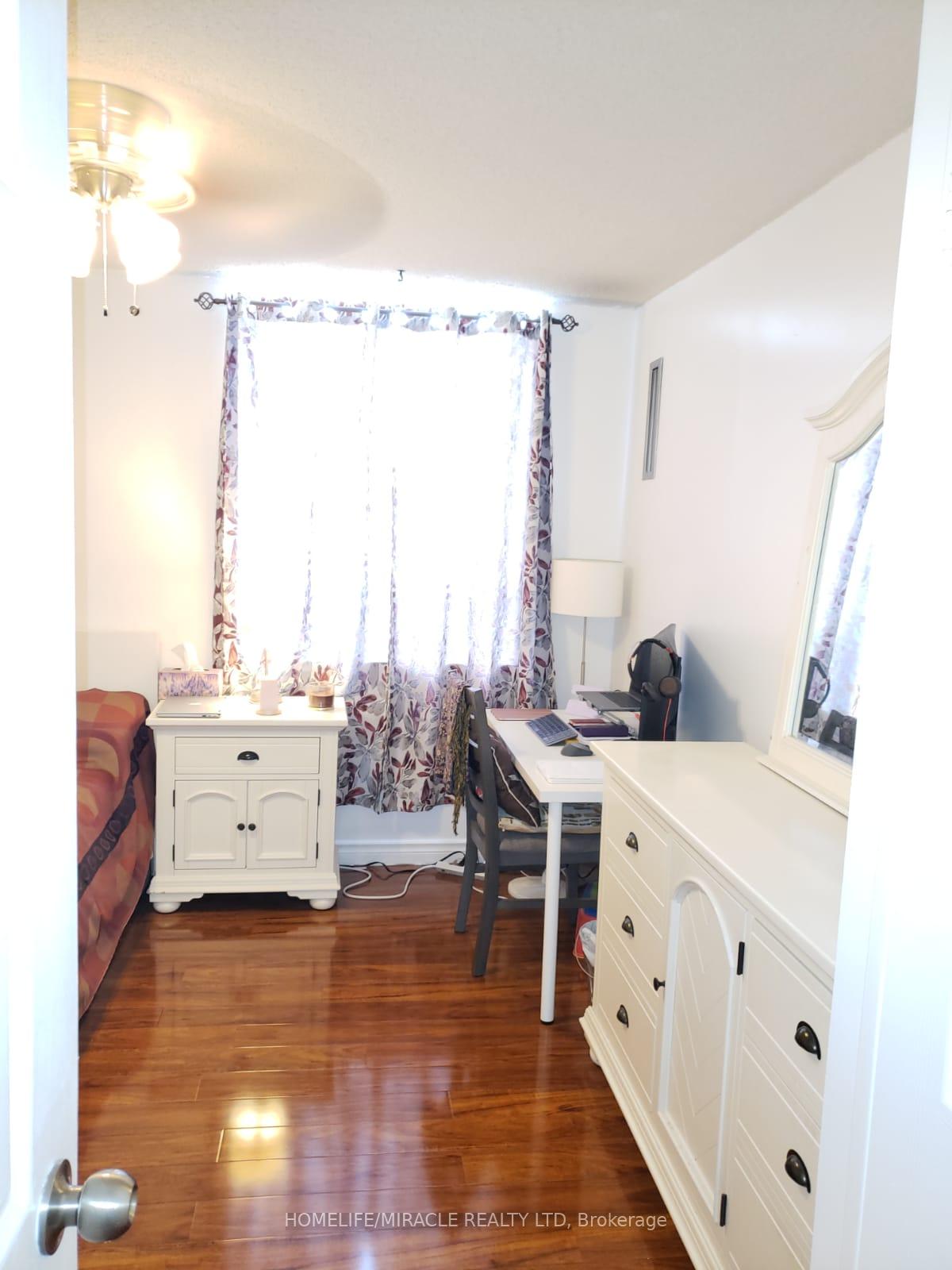 2 Bedrooms Condo at 121 Trudelle, Toronto For sale