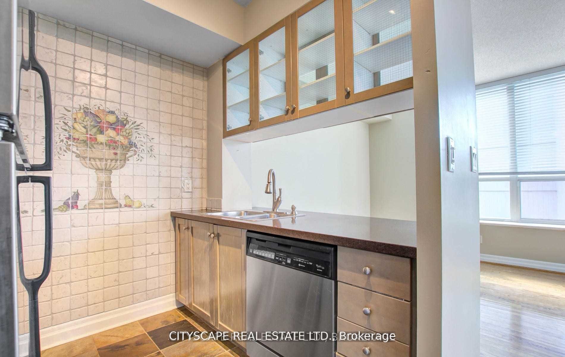 70 Alexander Street, #802