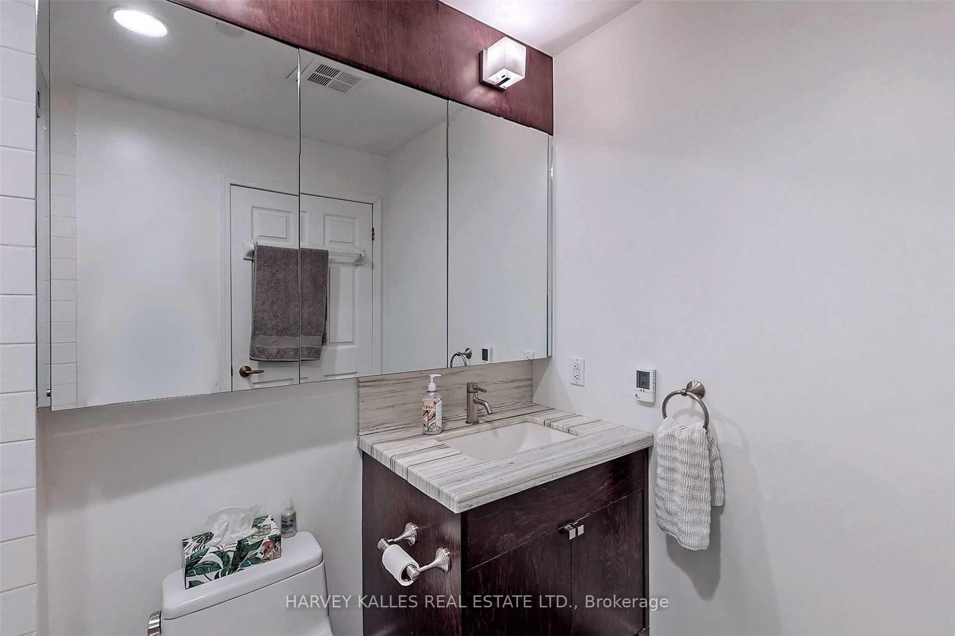 980 Yonge Street 214