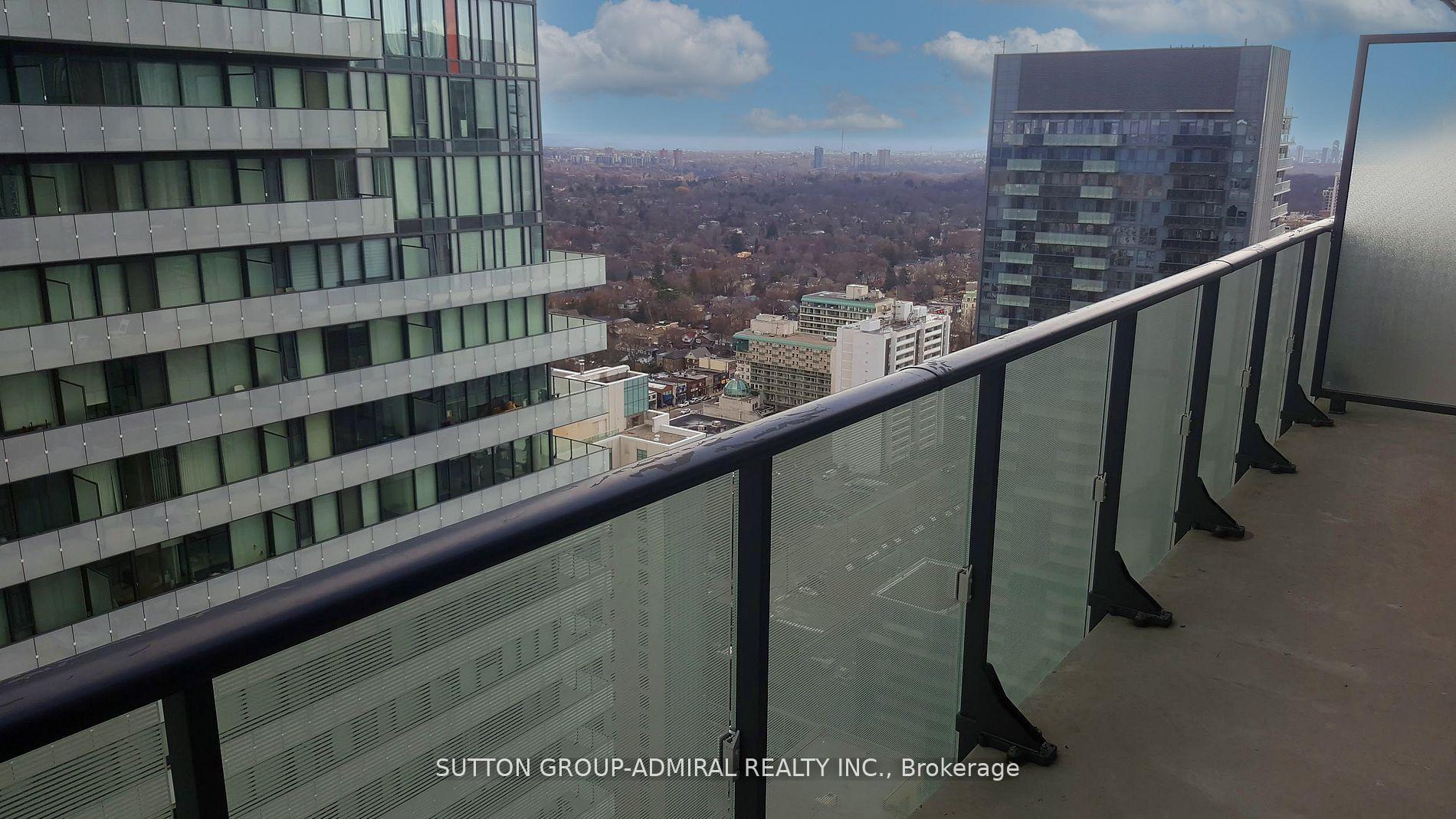 2 Bedrooms Condo at 161 Roehampton, Toronto For sale