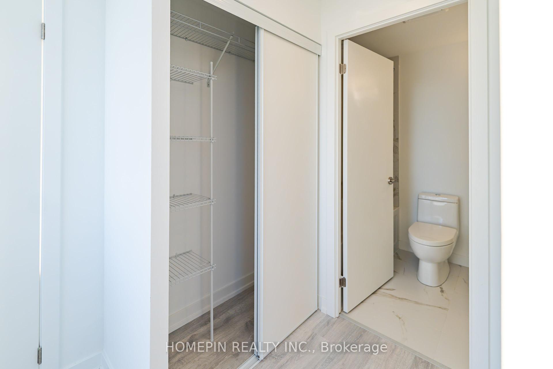 2 Bedrooms Condo at 7 Golden Lion, Toronto For sale