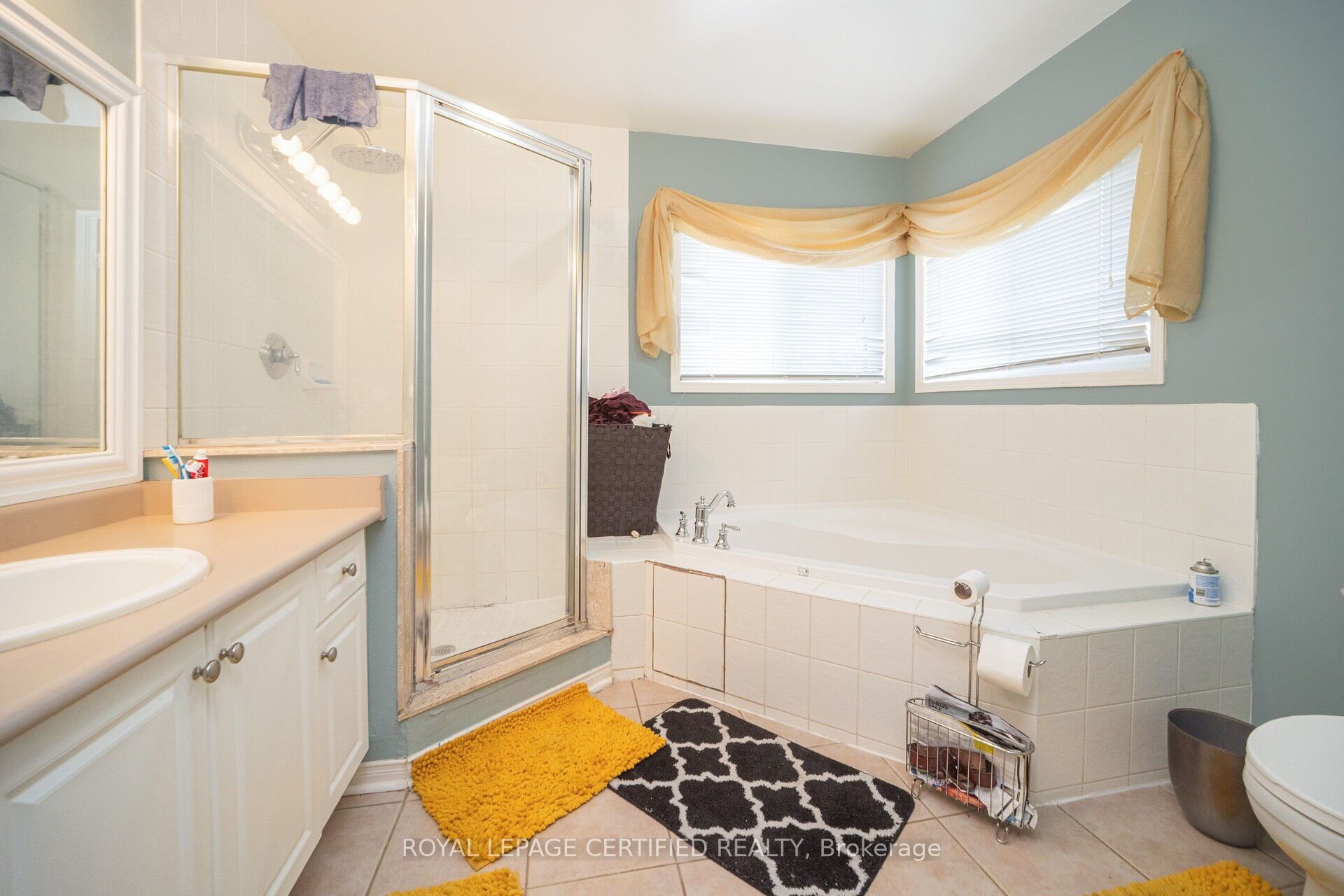 12 Sunnybrook Crescent