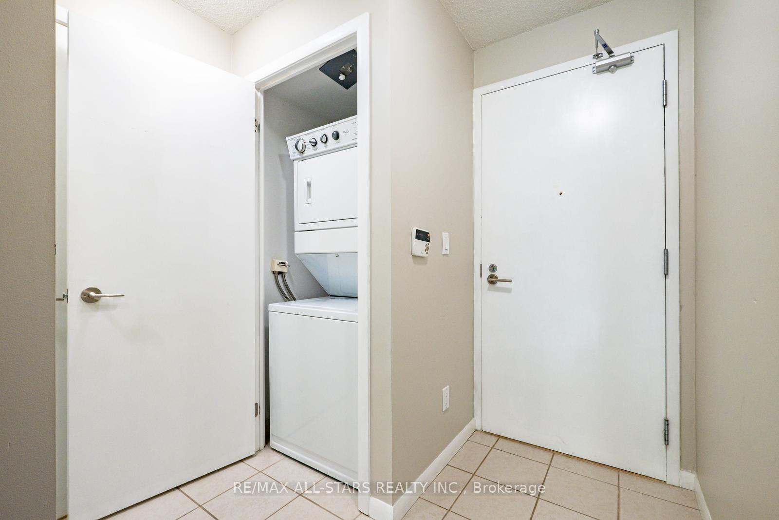 1 Bedroom Condo at 209 Fort York, Toronto For sale