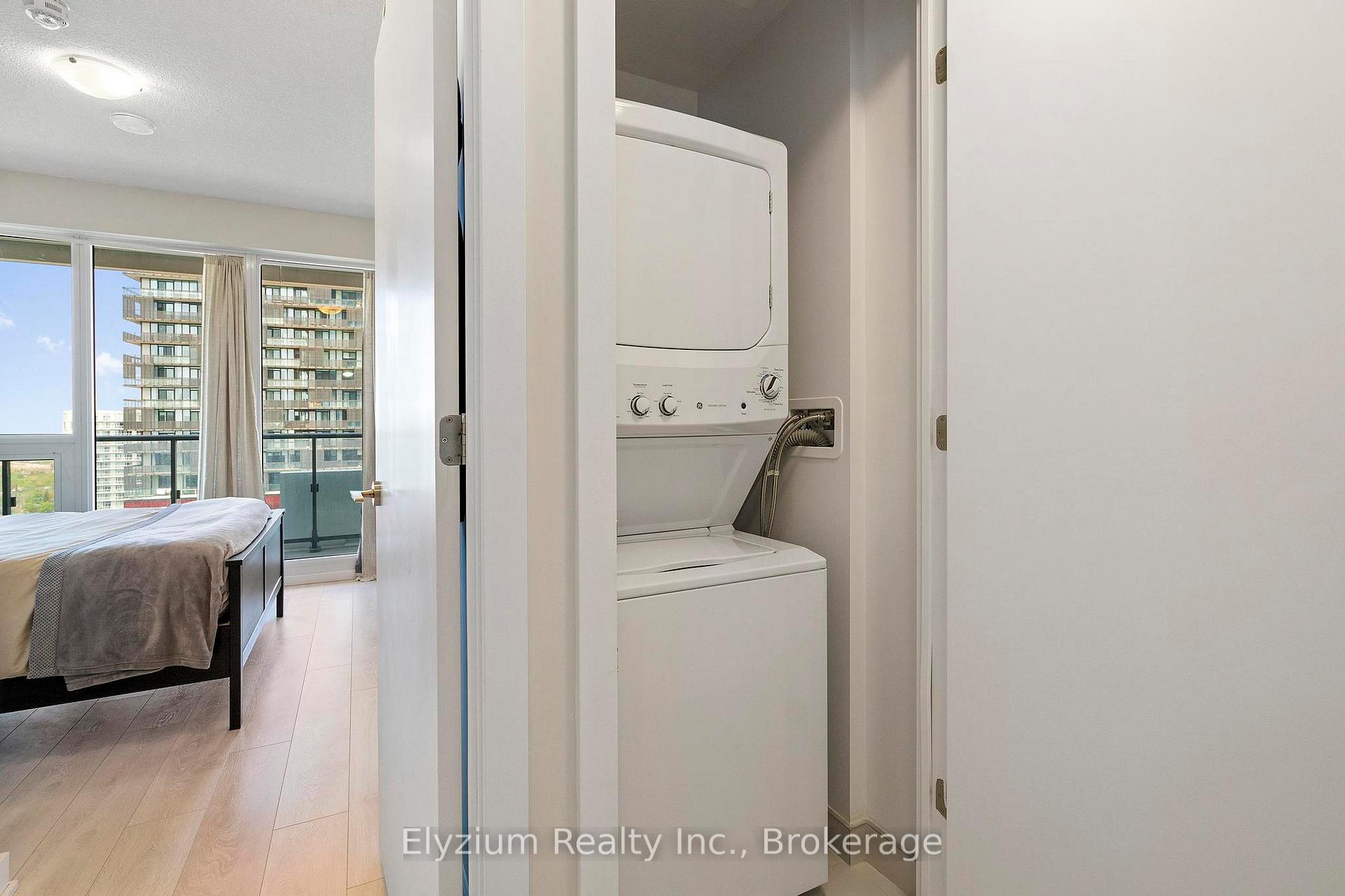 2 Bedrooms Condo at 2221 Yonge, Toronto For sale
