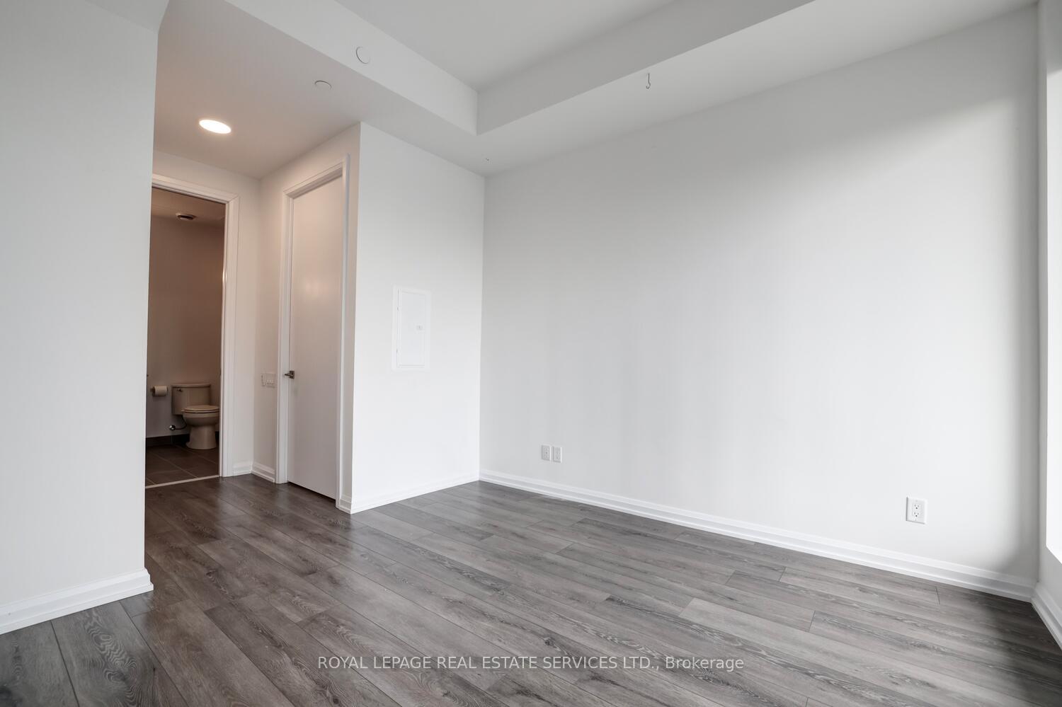 2 Bedrooms Condo at 4208 Dundas,  Toronto For sale