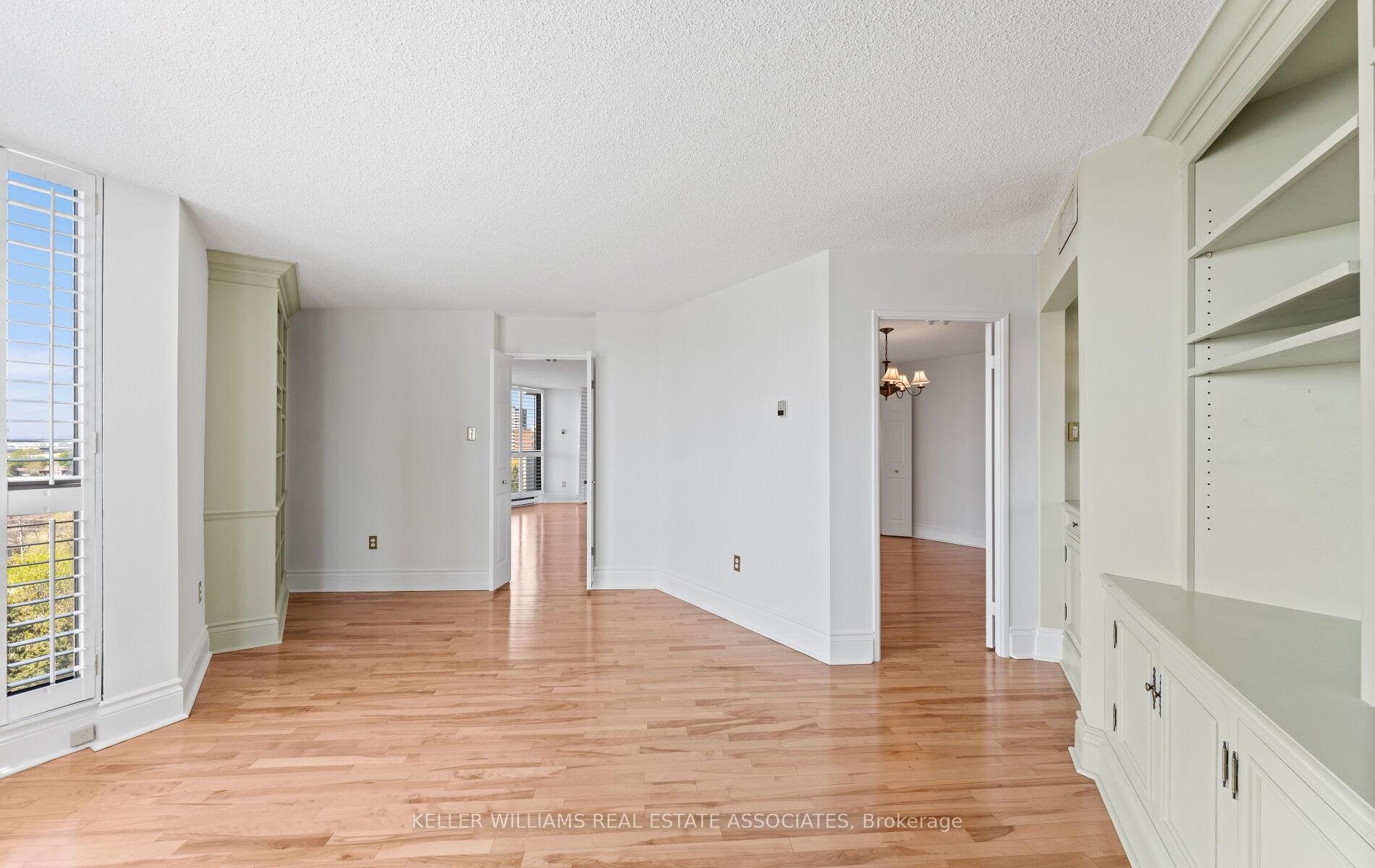3 Bedrooms Condo at 2010 Islington, Toronto For sale