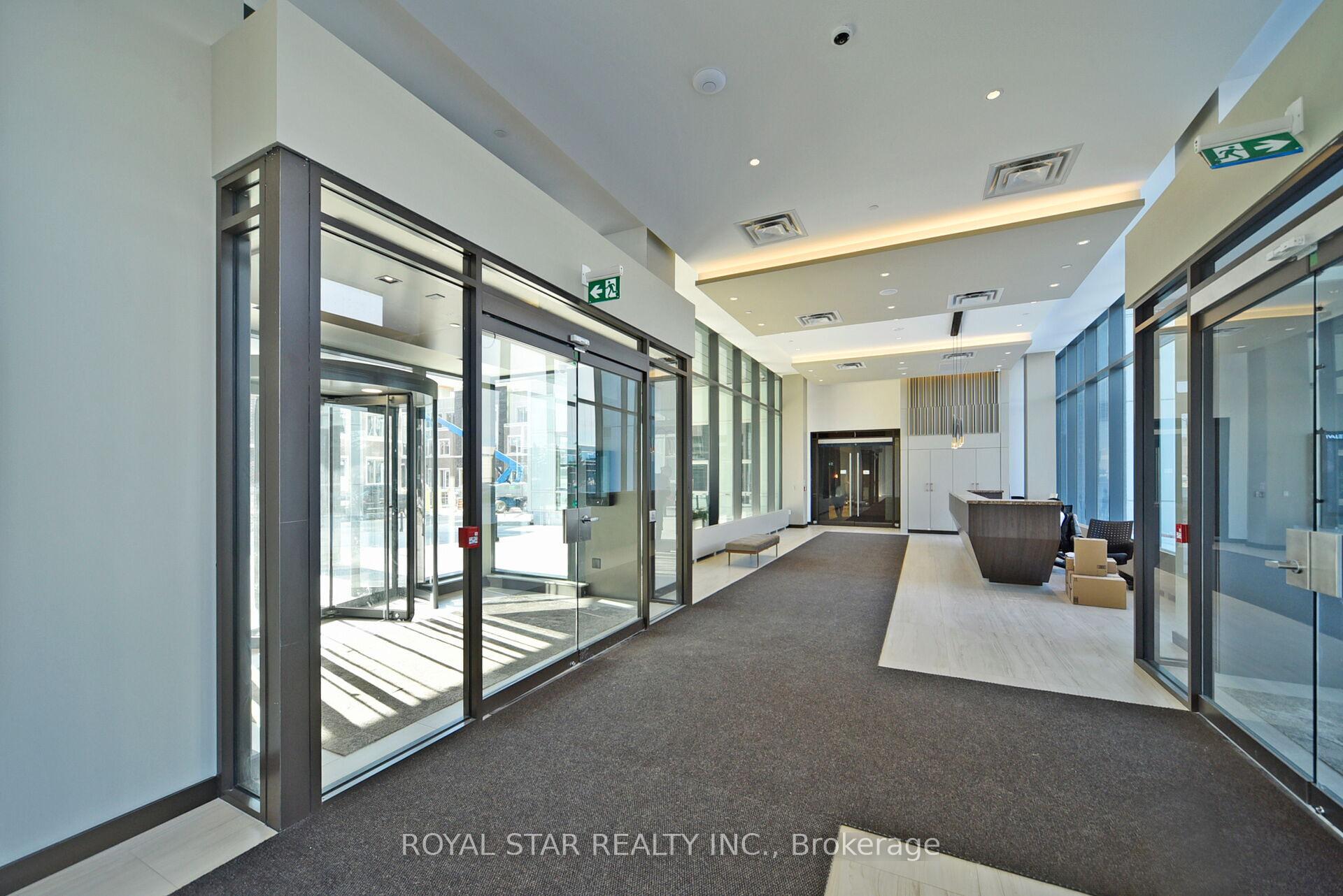2 Bedrooms Condo at 10 Honeycrisp, Vaughan For sale