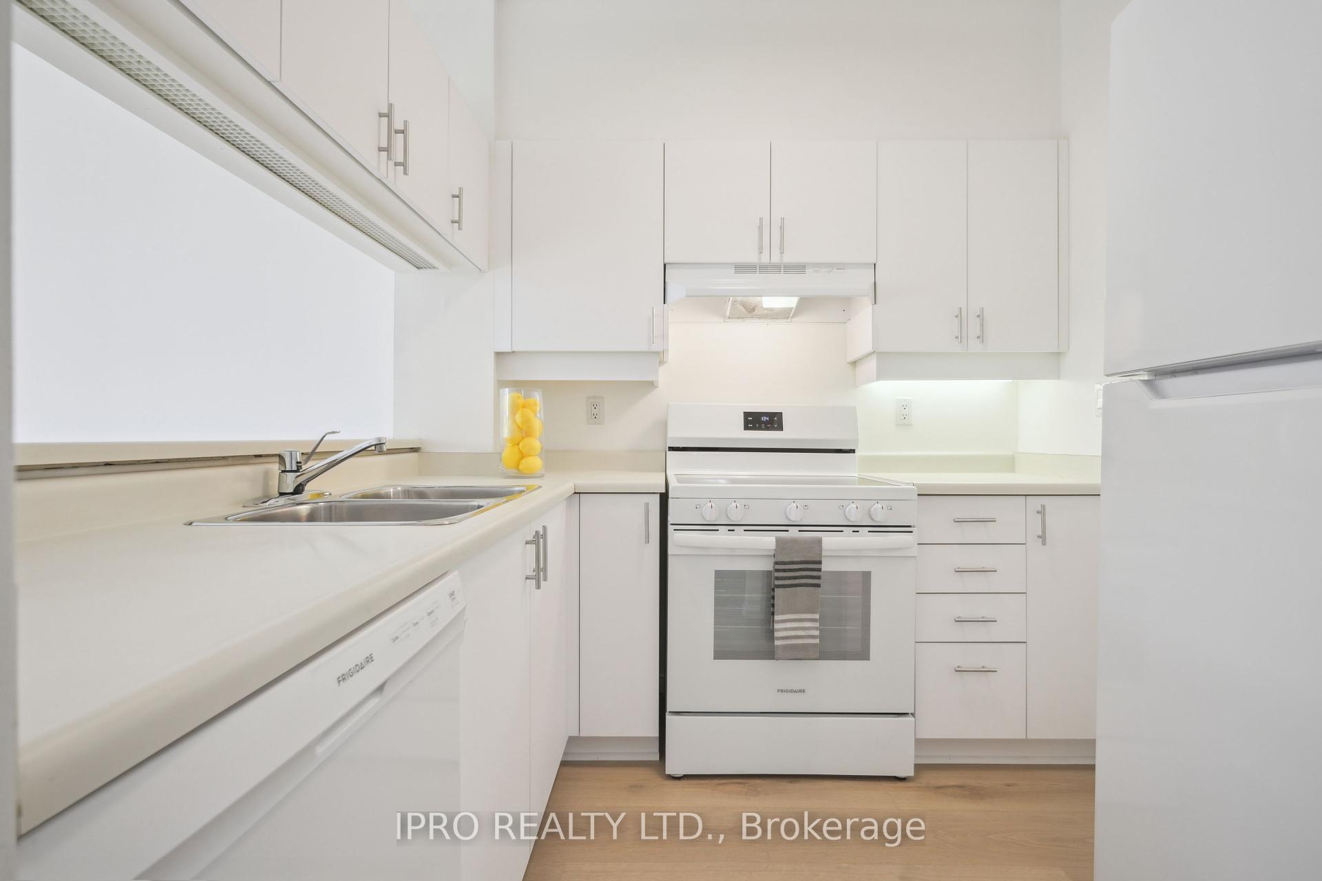 1 Bedroom Condo at 2511 Lakeshore, Oakville For sale