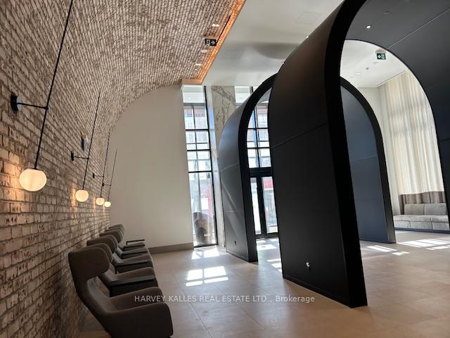 285 Dufferin Street 703
