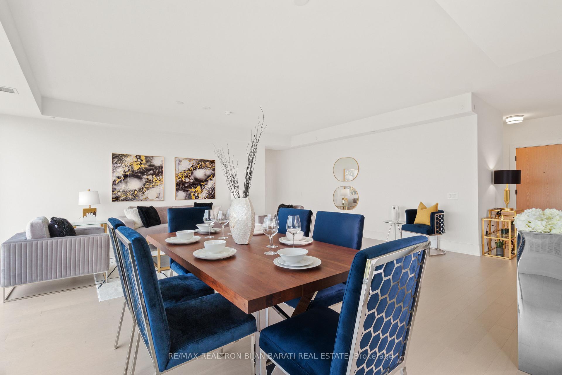 3 Bedrooms Condo at 10 Inn On The Park, Toronto For sale