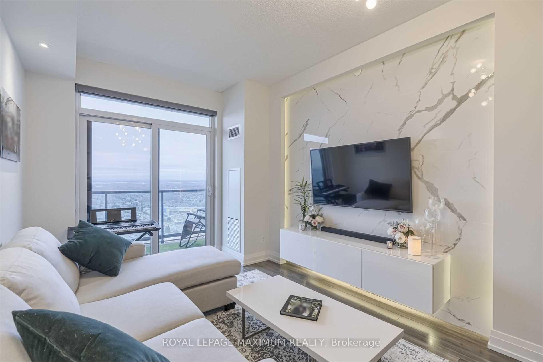 2 Bedrooms Condo at 3700 Highway 7, Vaughan For sale